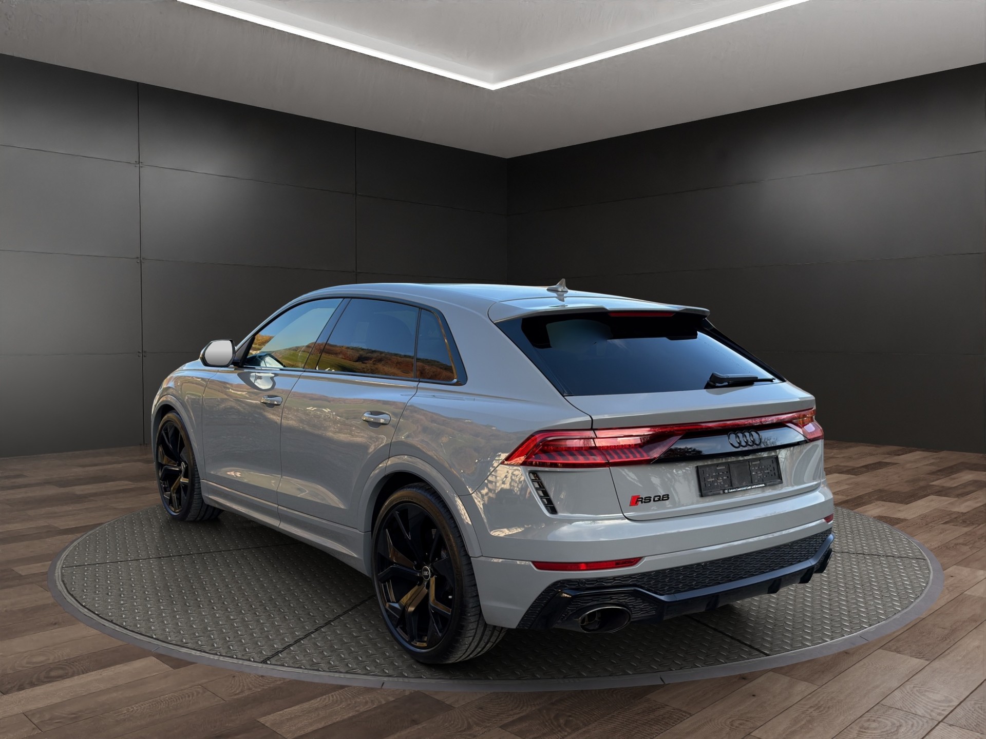 AUDI RSQ8 quattro tiptronic-showroom-element-3
