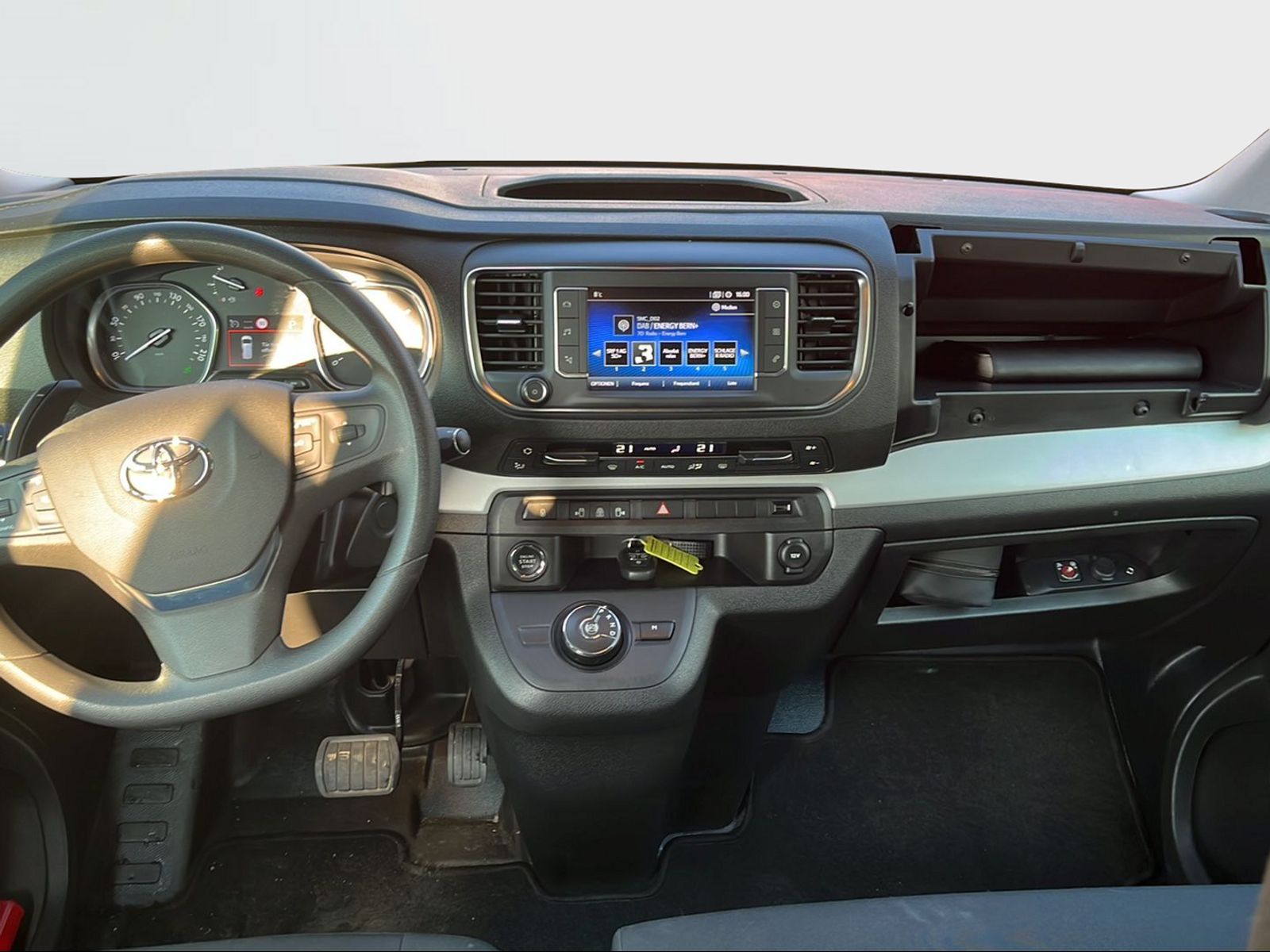 TOYOTA Proace Verso 2.0 D-4D Shuttle Medium Automatic-image-10