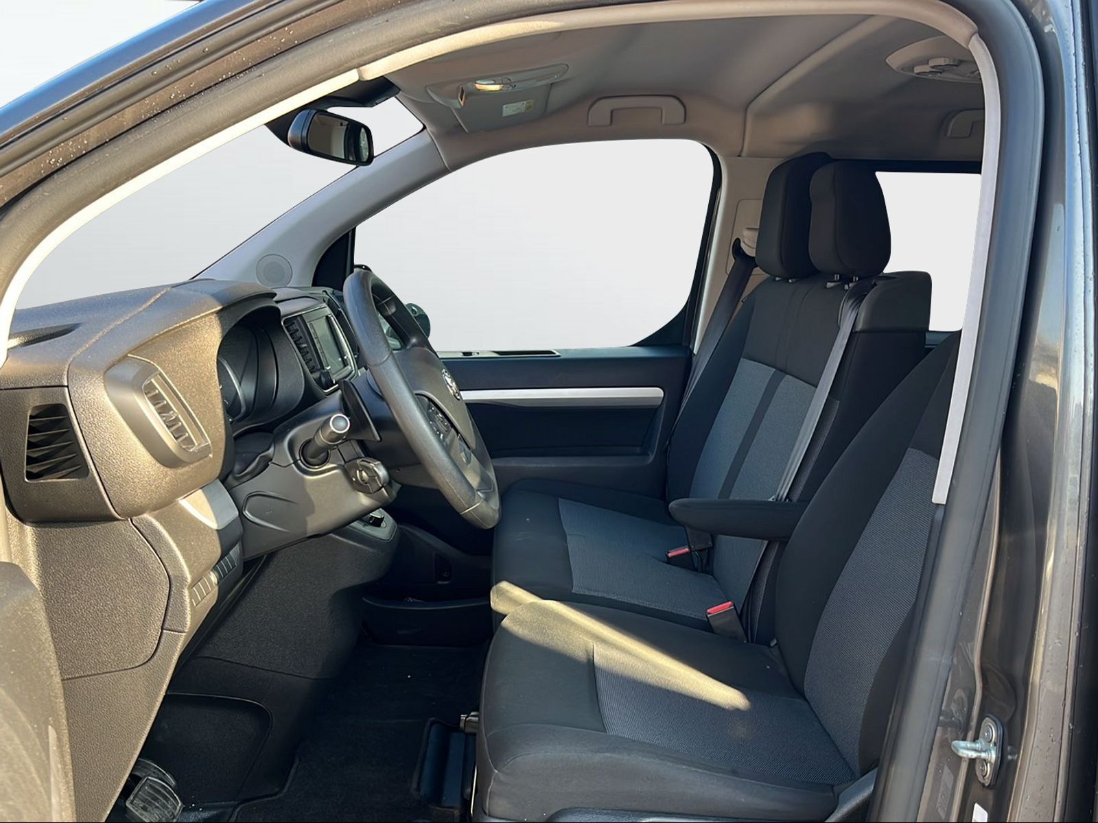 TOYOTA Proace Verso 2.0 D-4D Shuttle Medium Automatic-image-9