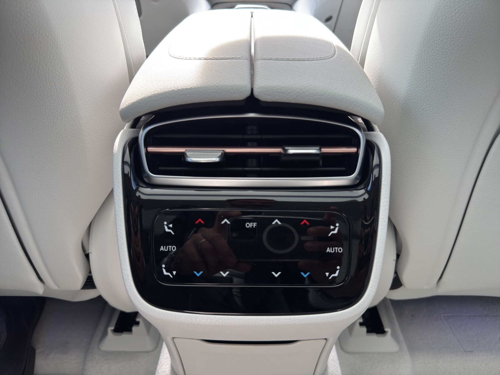 MERCEDES-BENZ EQE SUV AMG 43 4 Matic Excellence-image-24