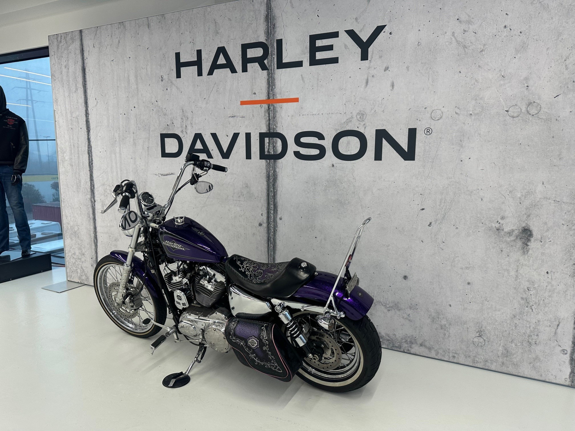 HARLEY-DAVIDSON XL 1200 V Sportster Seventy Two-image-4