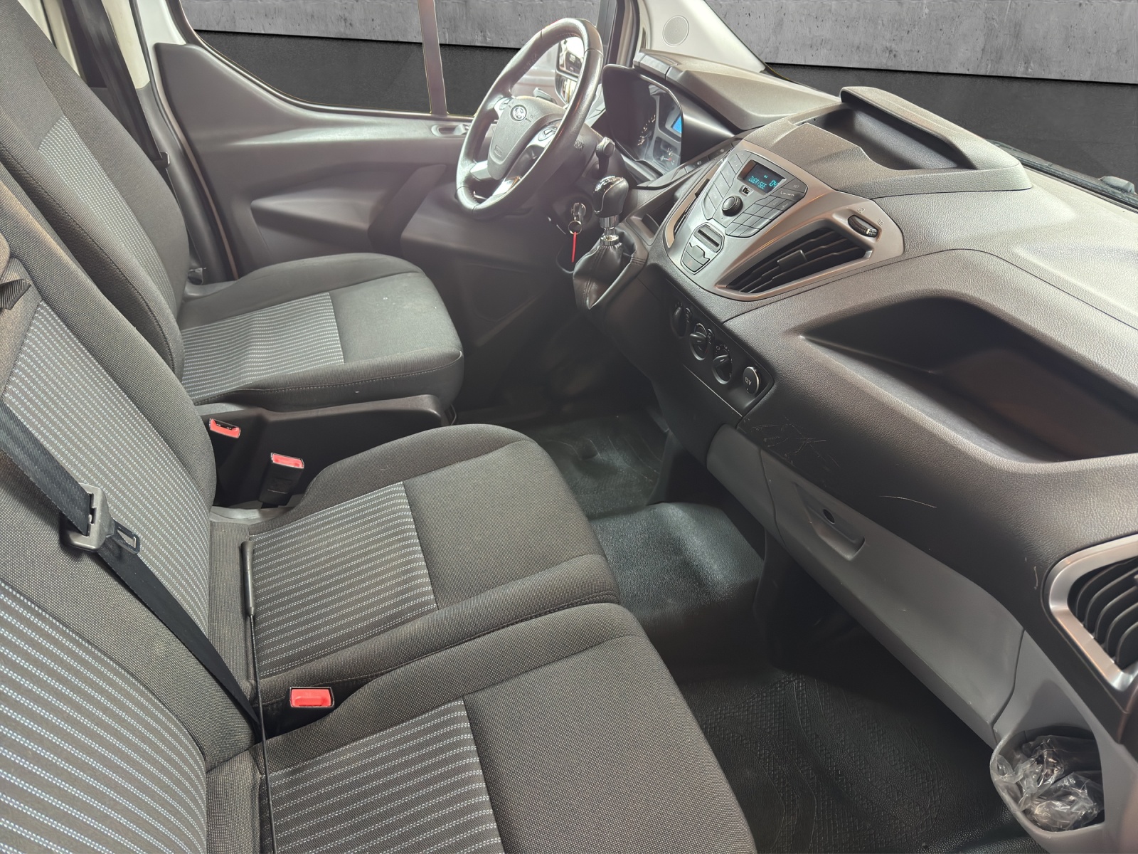 FORD Transit Custom Van 270 L1H1 Trend-image-6