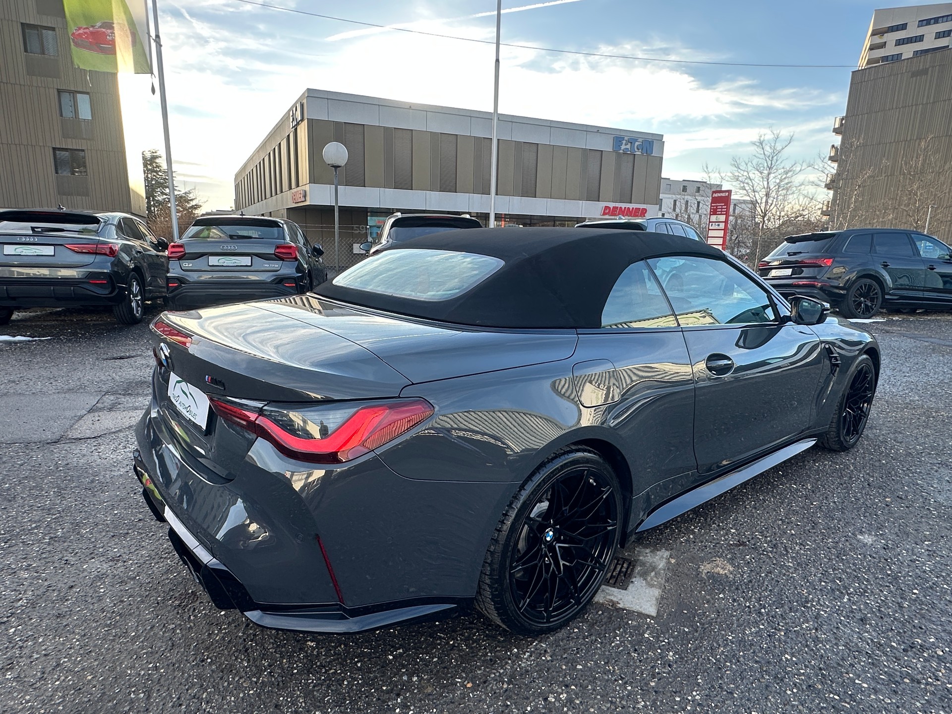 BMW M4 Cabrio Competition M xDrive-image-11