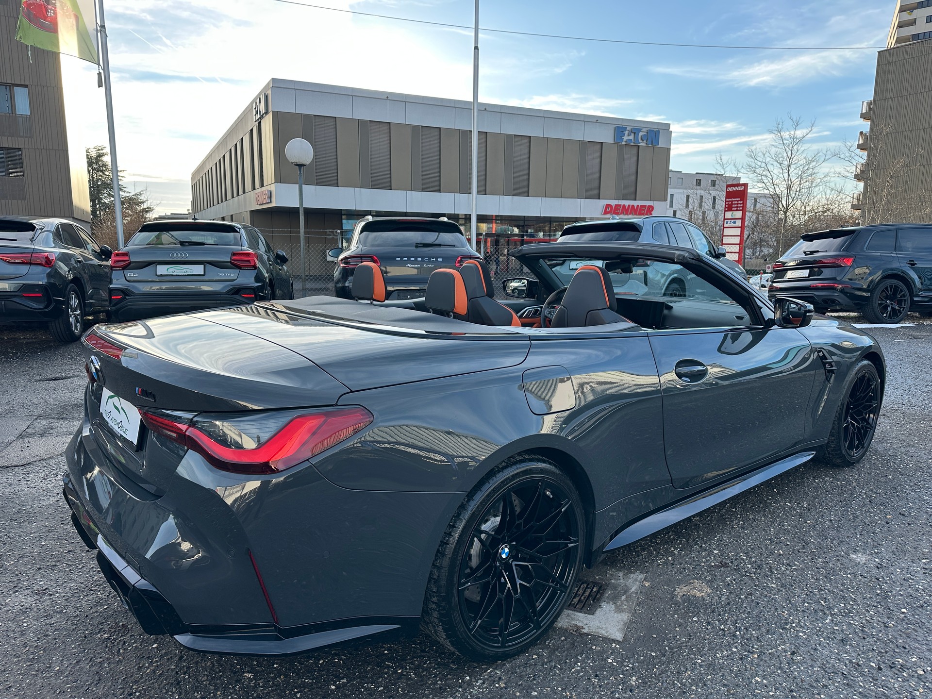 BMW M4 Cabrio Competition M xDrive-image-9