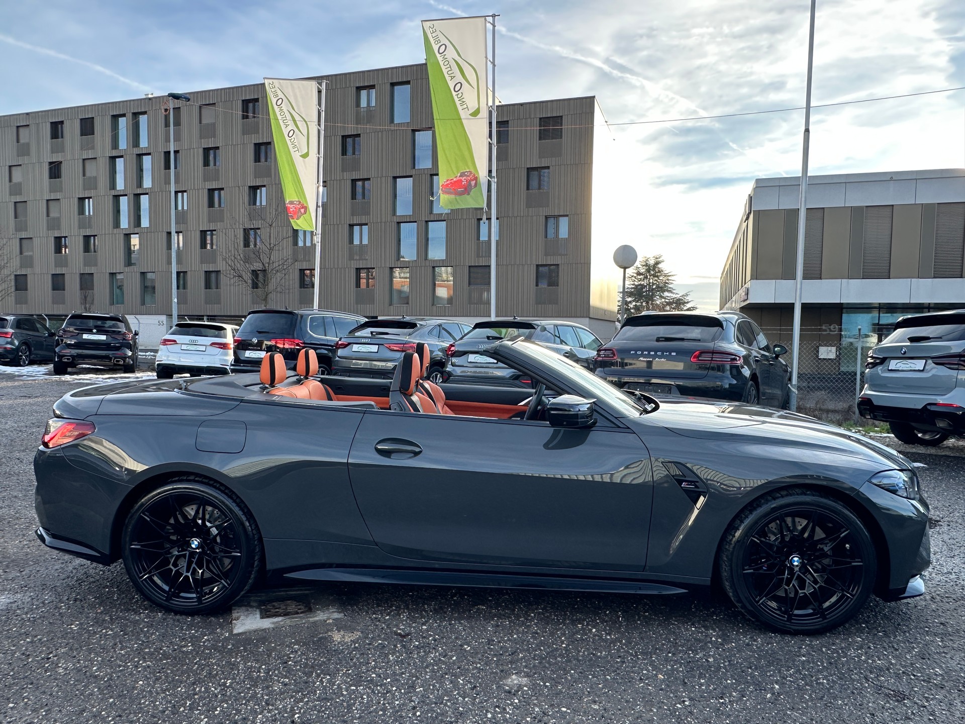 BMW M4 Cabrio Competition M xDrive-image-5