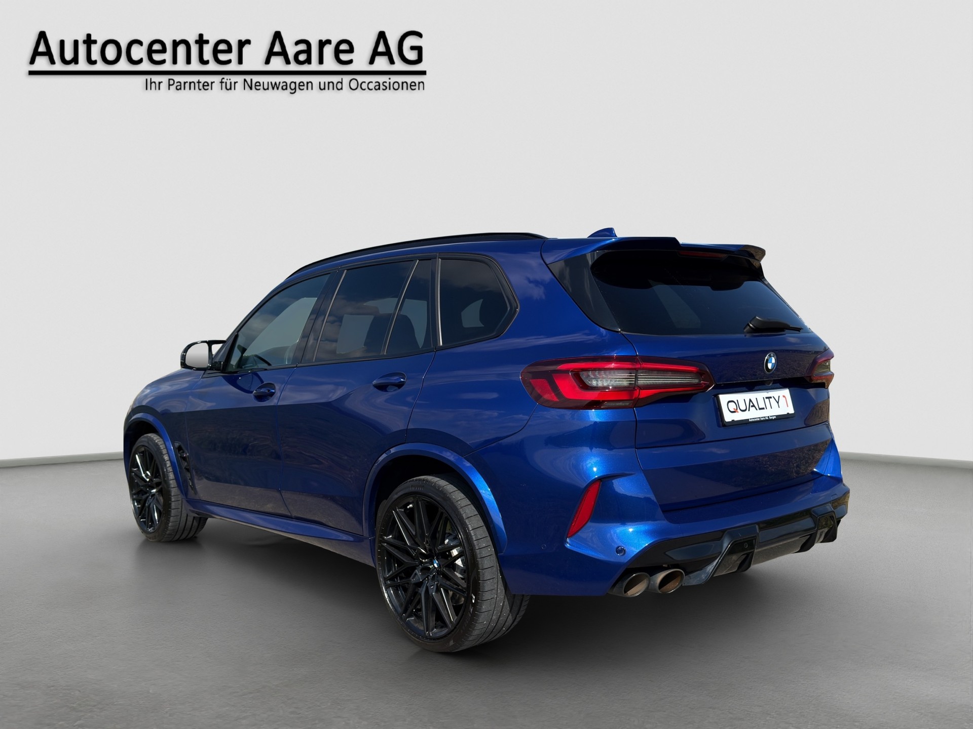 BMW X5M Competition Steptronic Competition MARINA BAY BLAU METALLIC-image-5
