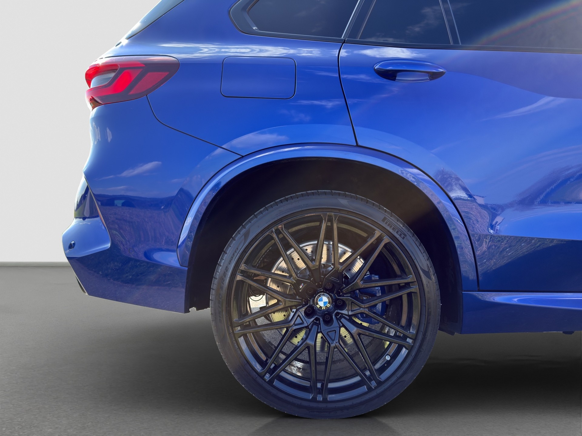 BMW X5M Competition Steptronic Competition MARINA BAY BLAU METALLIC-image-9