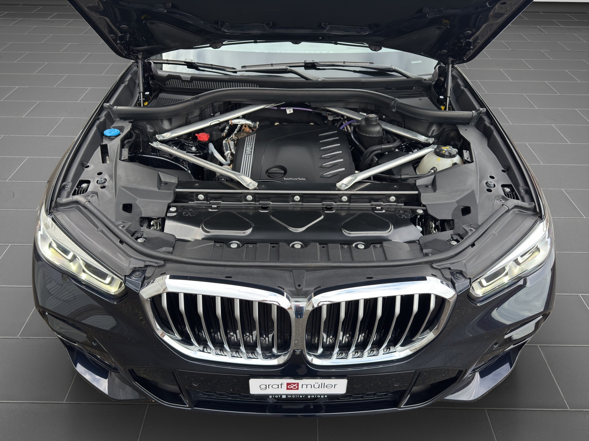 BMW X5 xDrive 48V 40d M Sport Steptronic-image-17