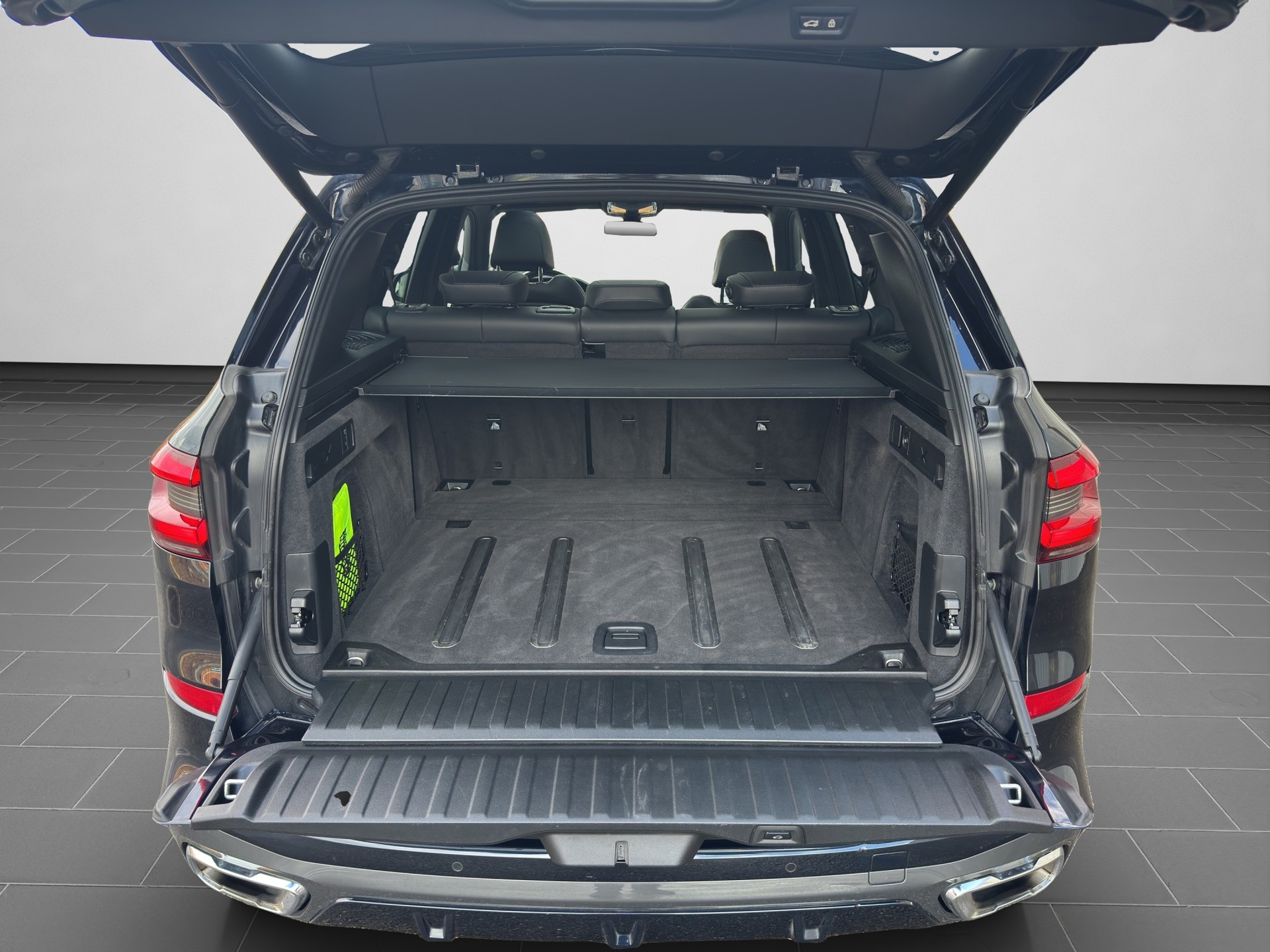 BMW X5 xDrive 48V 40d M Sport Steptronic-image-12