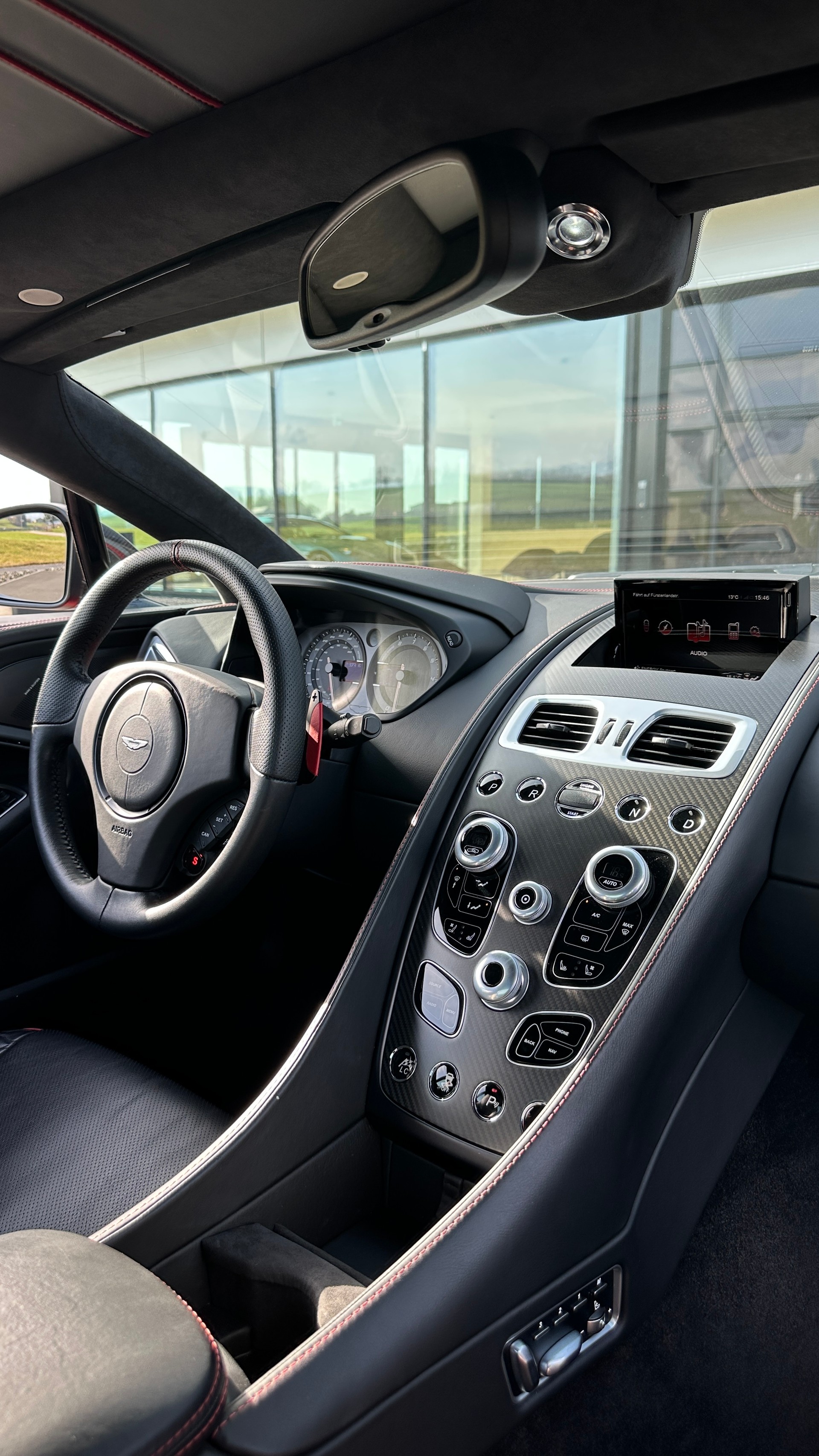 ASTON MARTIN Vanquish V12 5.9-48 Touchtronic 2-image-20