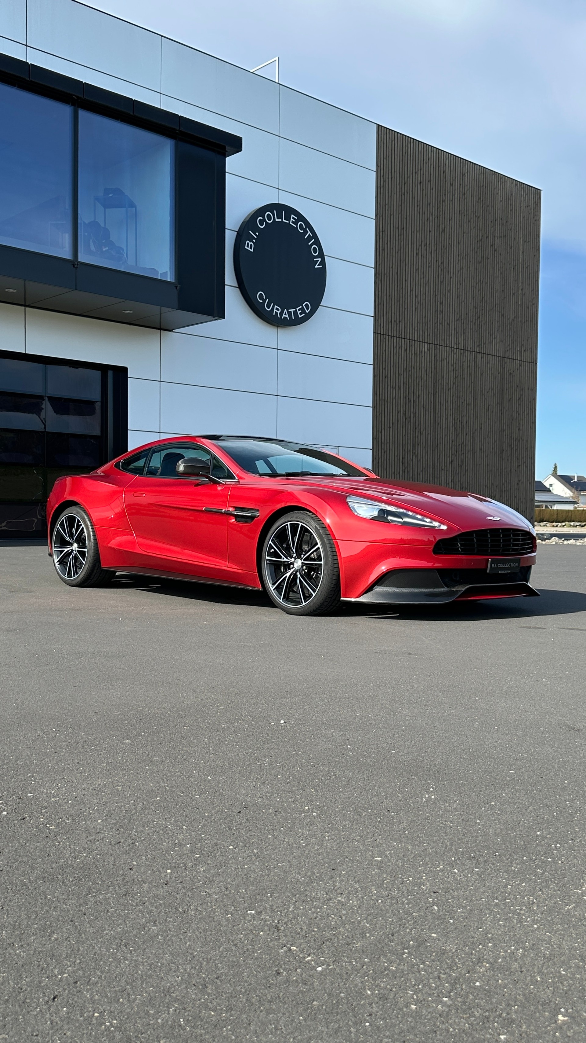 ASTON MARTIN Vanquish V12 5.9-48 Touchtronic 2-showroom-element-2