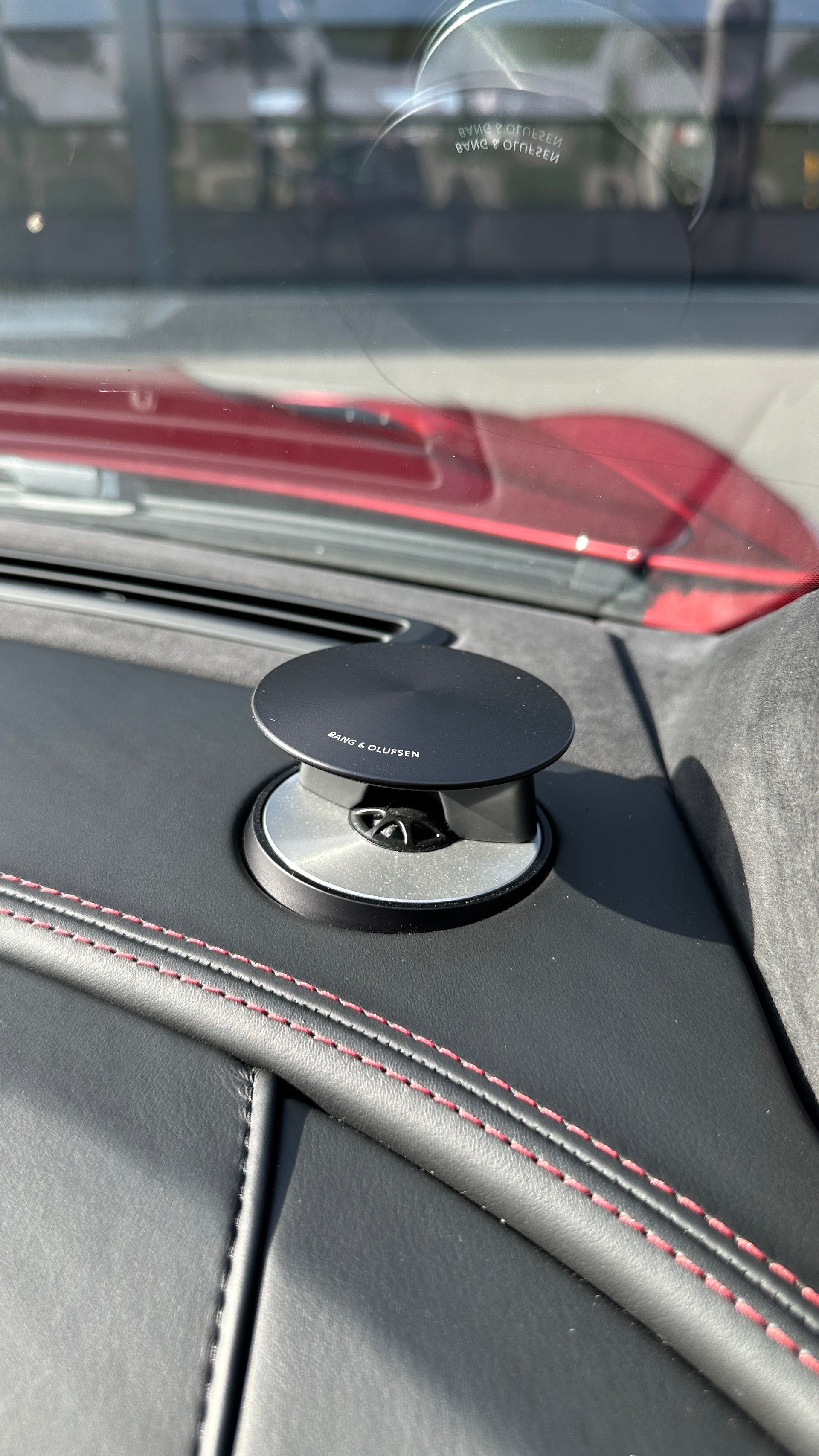 ASTON MARTIN Vanquish V12 5.9-48 Touchtronic 2-image-23