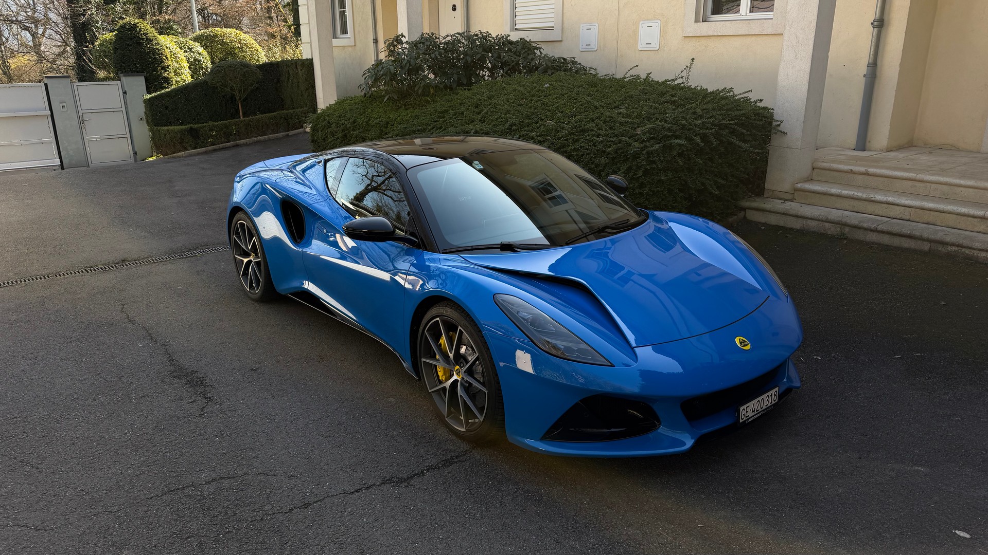 LOTUS Emira 3.5 V6 First Edition-image-1