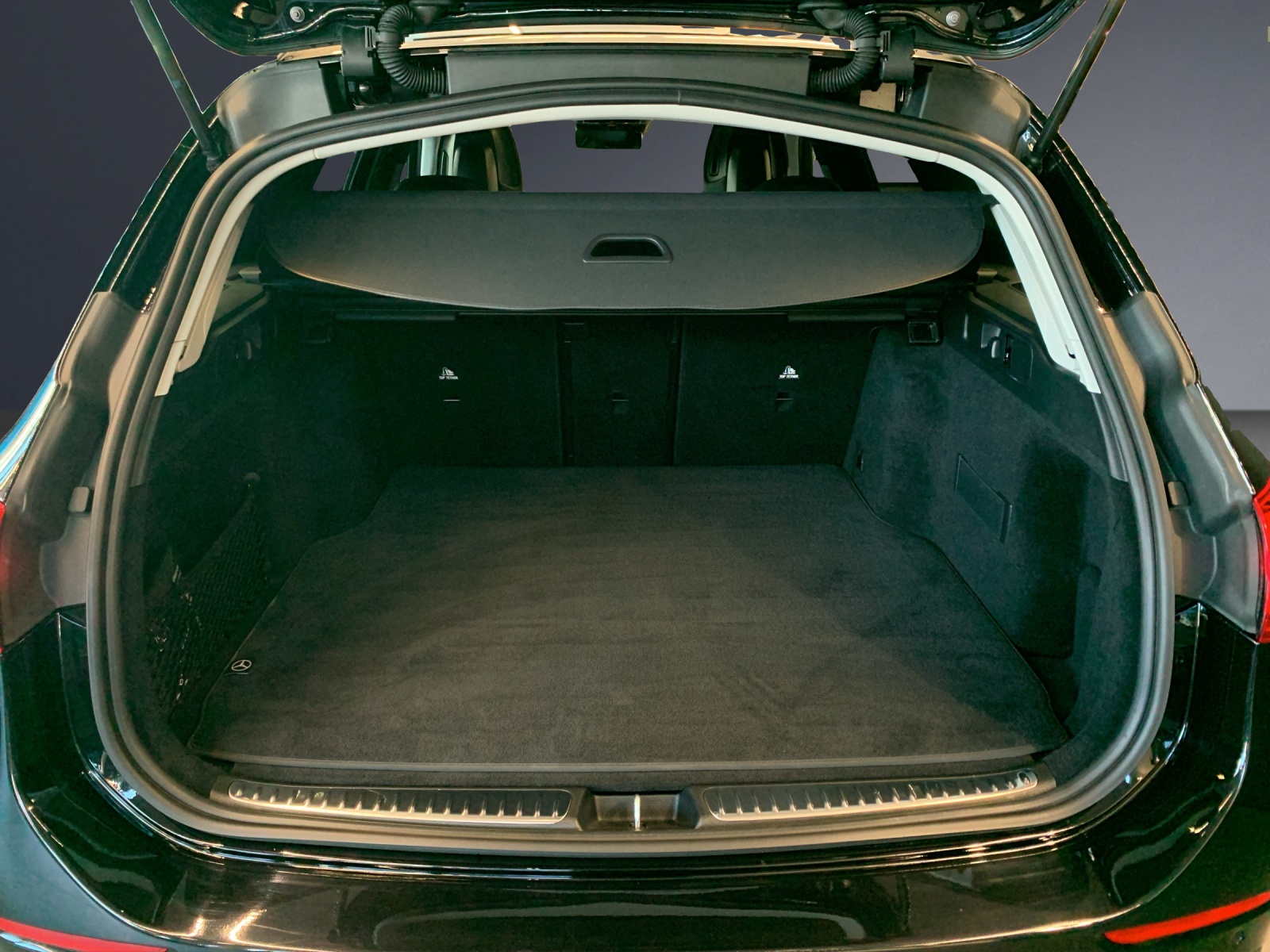 MERCEDES-BENZ C 200 T 4 Matic-image-13