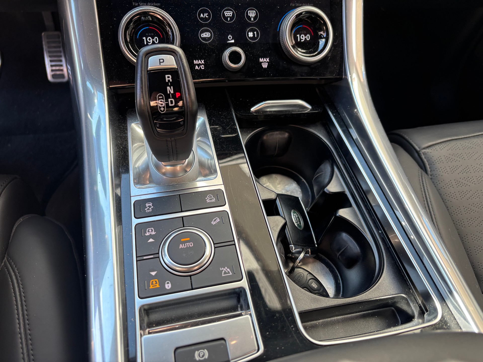LAND ROVER Range Rover Sport P525 5.0 V8 S/C AB Dynamic Automatic-image-9
