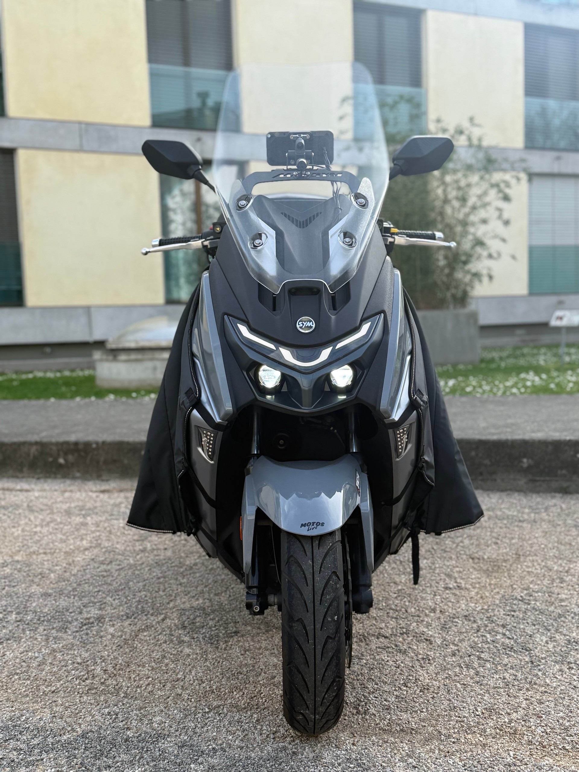 SYM MaxSym-image-1