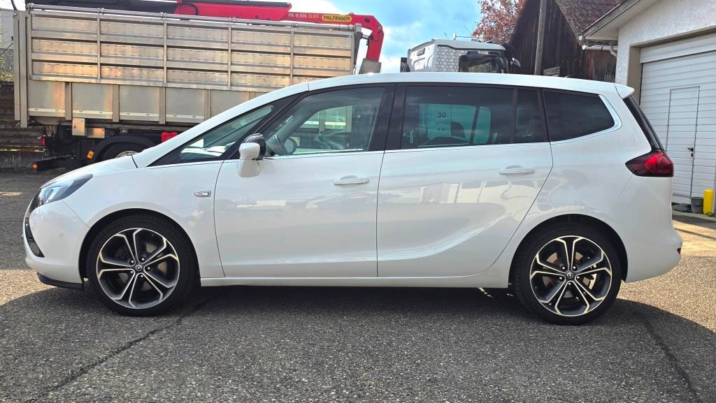 OPEL Zafira Tourer 2.0 CDTi Drive Automatic-image-1