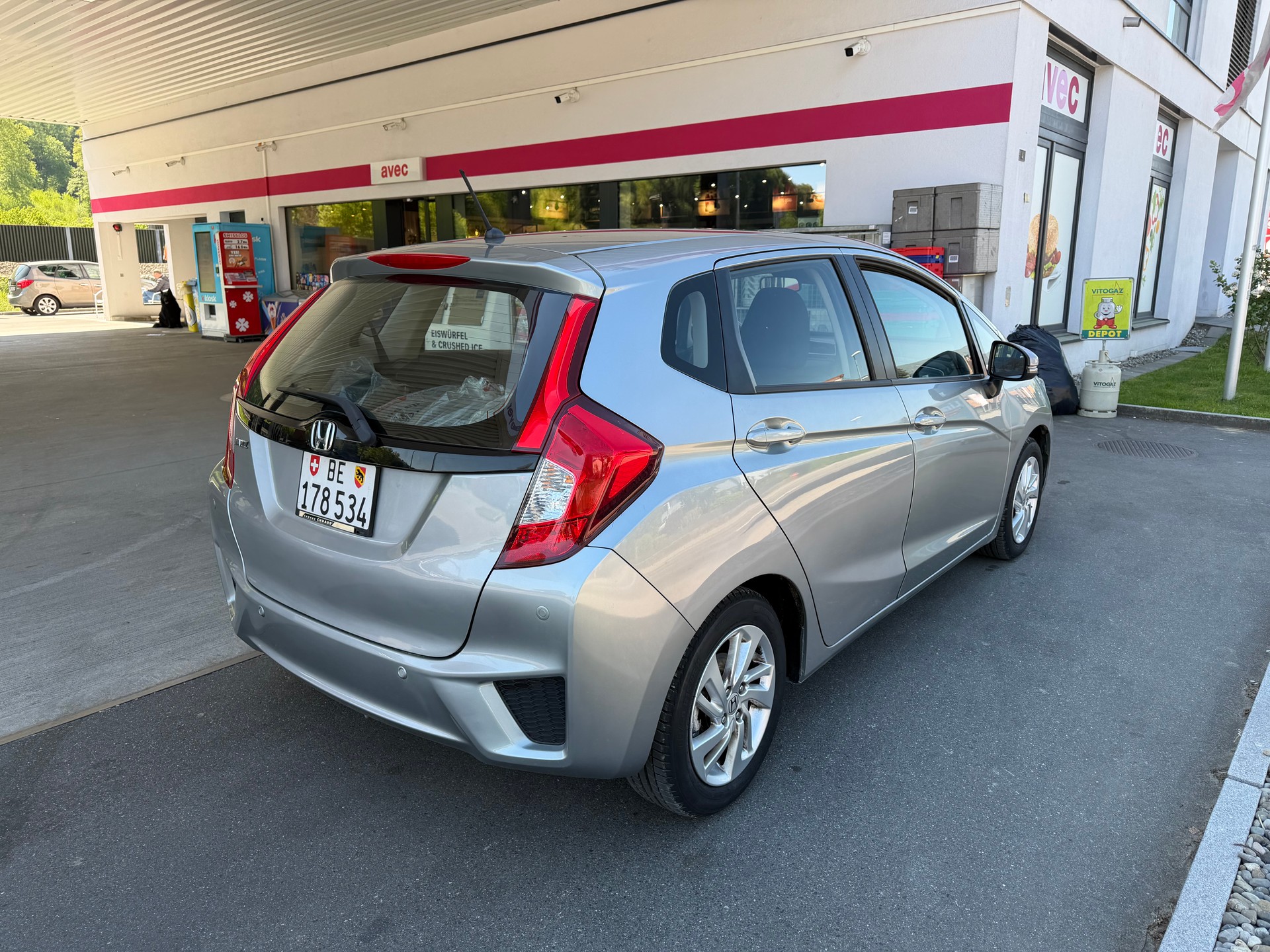 HONDA Jazz 1.3i-VTEC Comfort-frisch ab Mfk-showroom-element-2