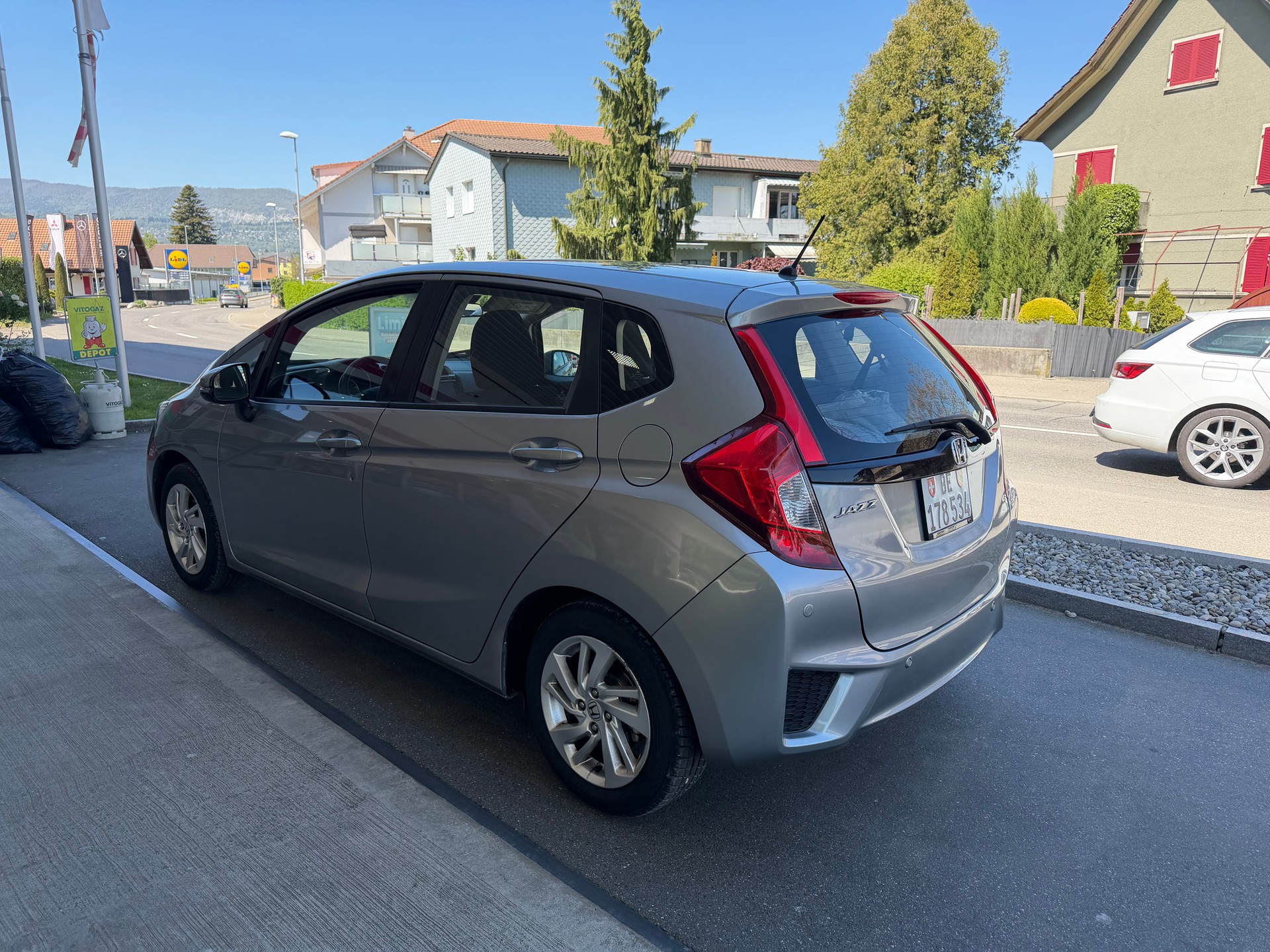 HONDA Jazz 1.3i-VTEC Comfort-frisch ab Mfk-showroom-element-3