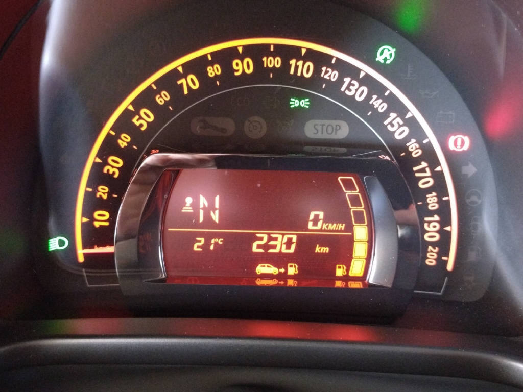 RENAULT Twingo 0.9 TCe 95 Zen-image-15