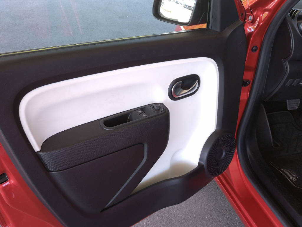 RENAULT Twingo 0.9 TCe 95 Zen-image-16