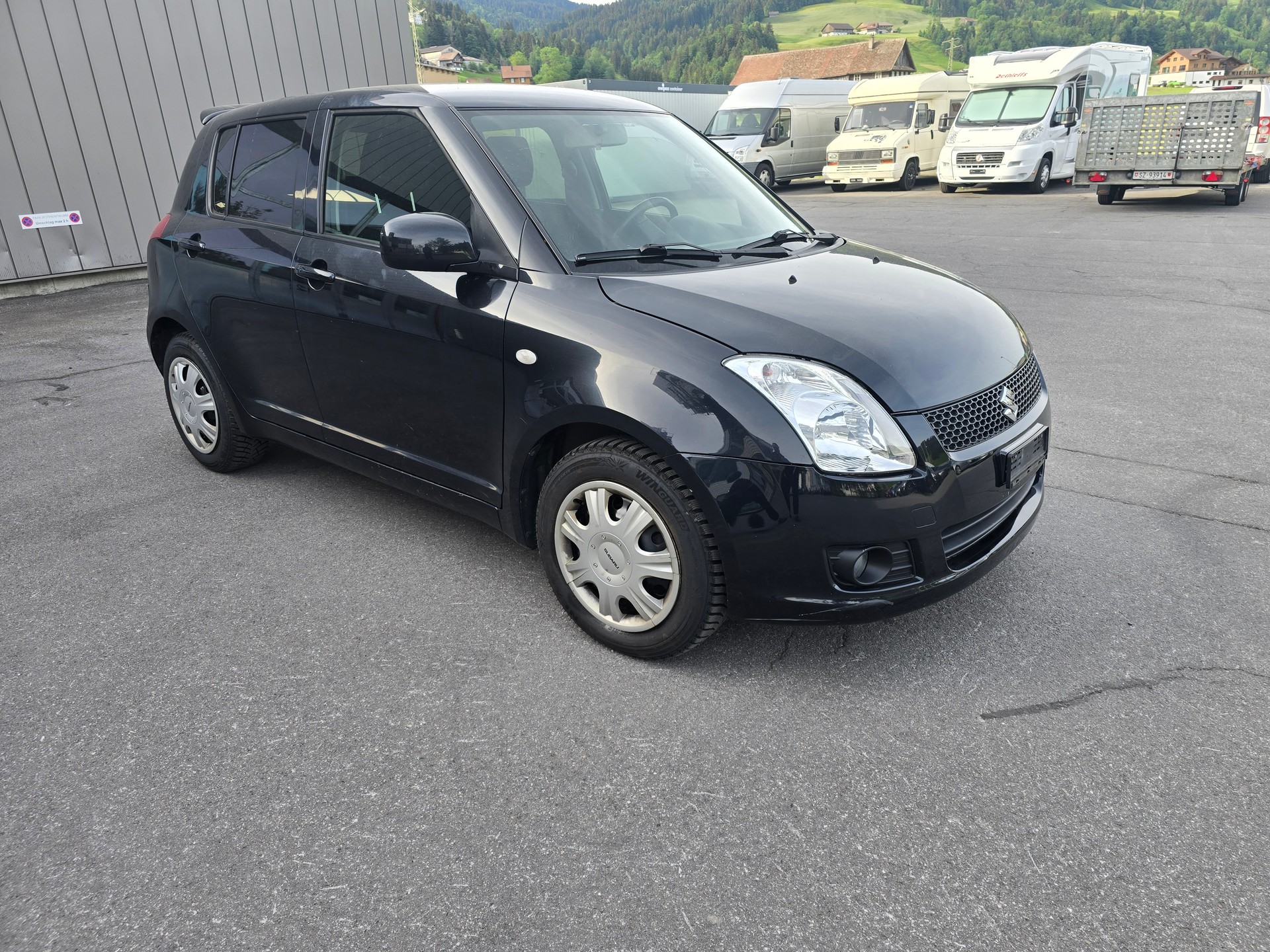 SUZUKI Swift 1.3i 16V GL Top Piz Sulai LE 4x4-image-1