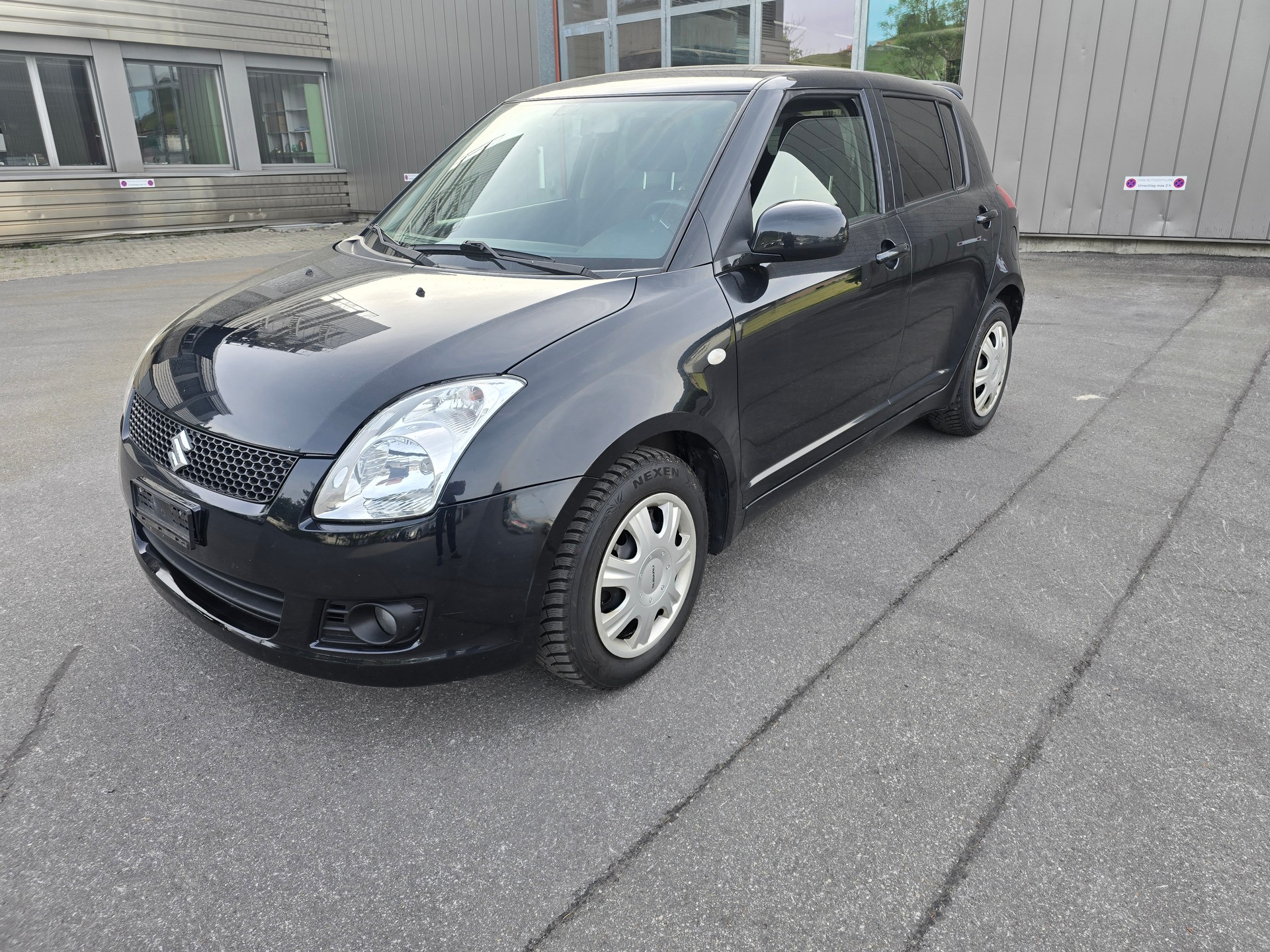 SUZUKI Swift 1.3i 16V GL Top Piz Sulai LE 4x4-image-2