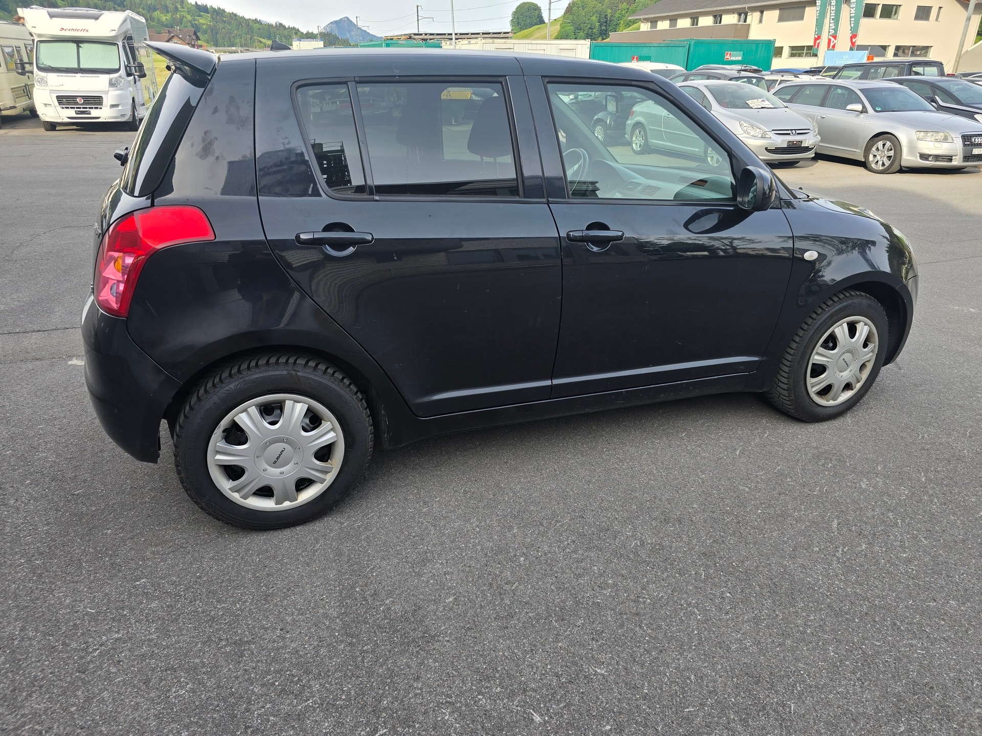SUZUKI Swift 1.3i 16V GL Top Piz Sulai LE 4x4-image-7