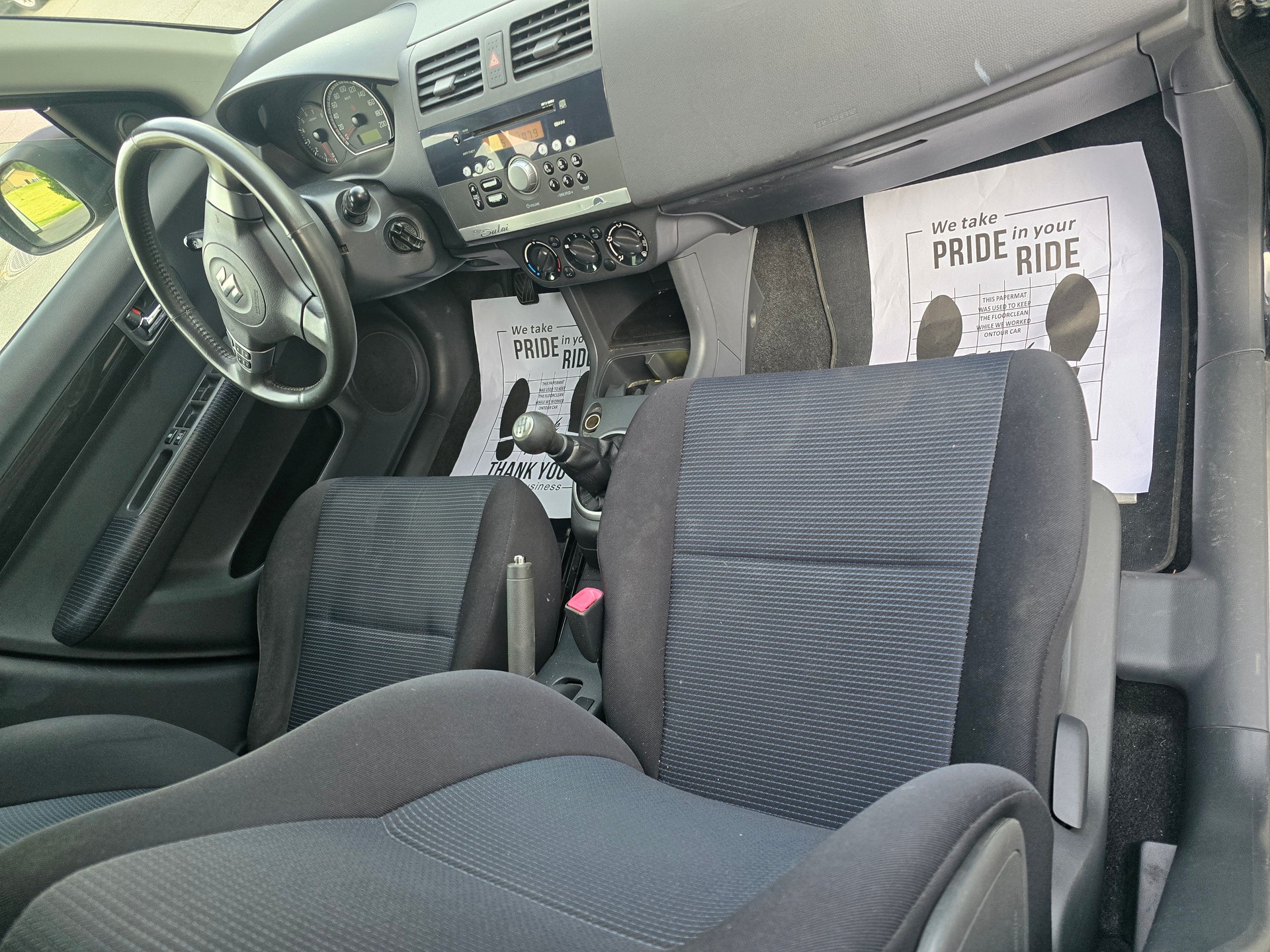 SUZUKI Swift 1.3i 16V GL Top Piz Sulai LE 4x4-image-13