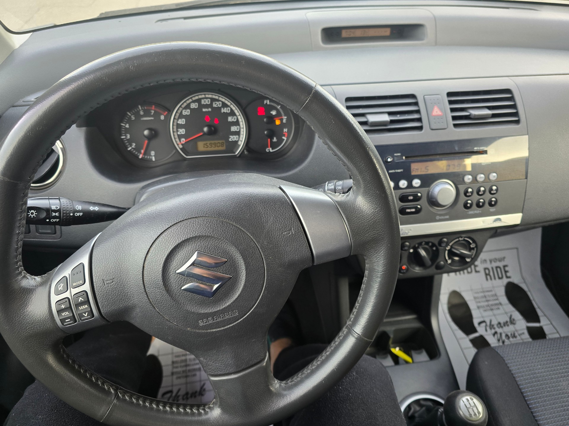 SUZUKI Swift 1.3i 16V GL Top Piz Sulai LE 4x4-image-9