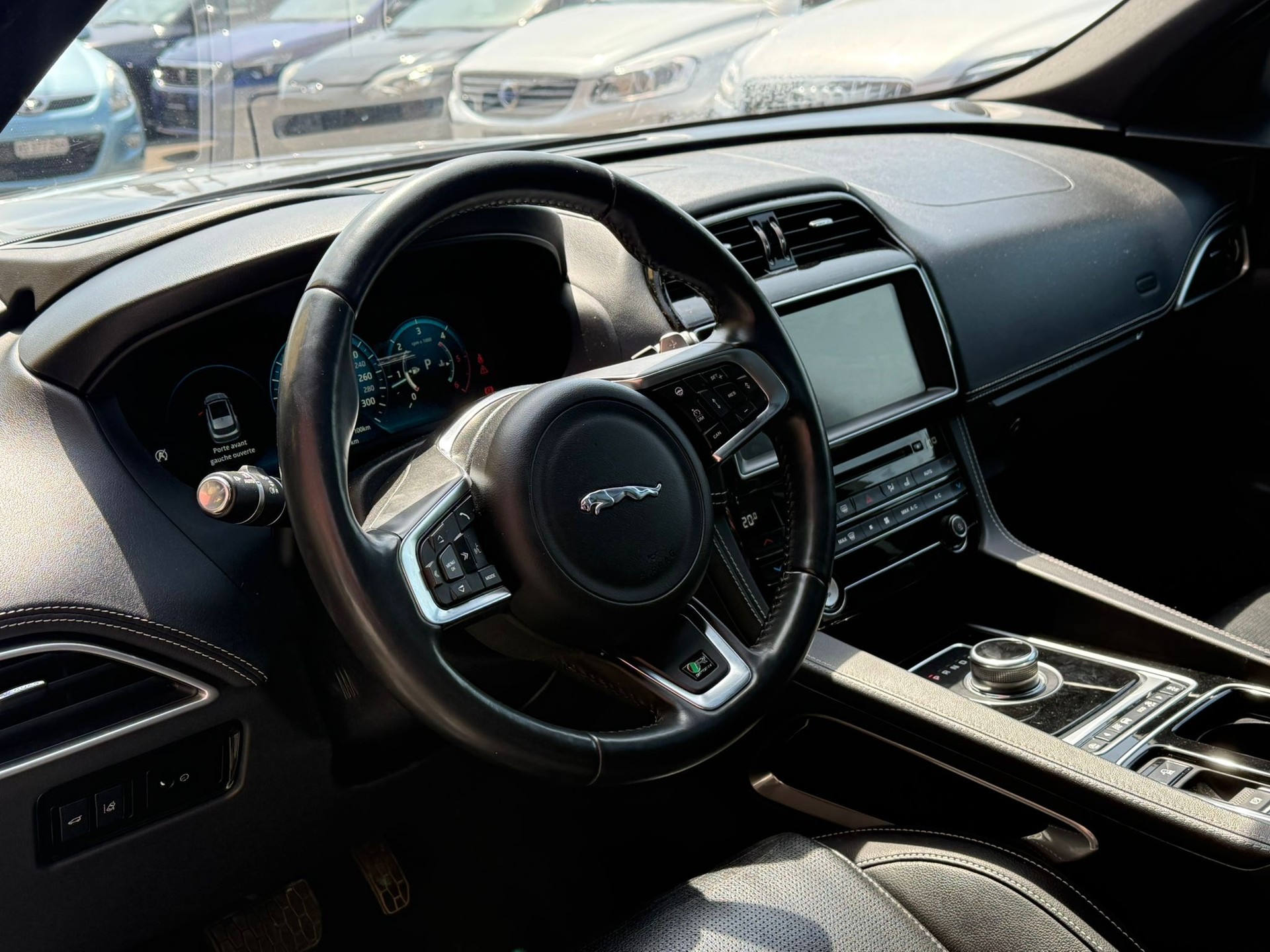 JAGUAR F-Pace 25d RSport Line AWD Automatique-image-10