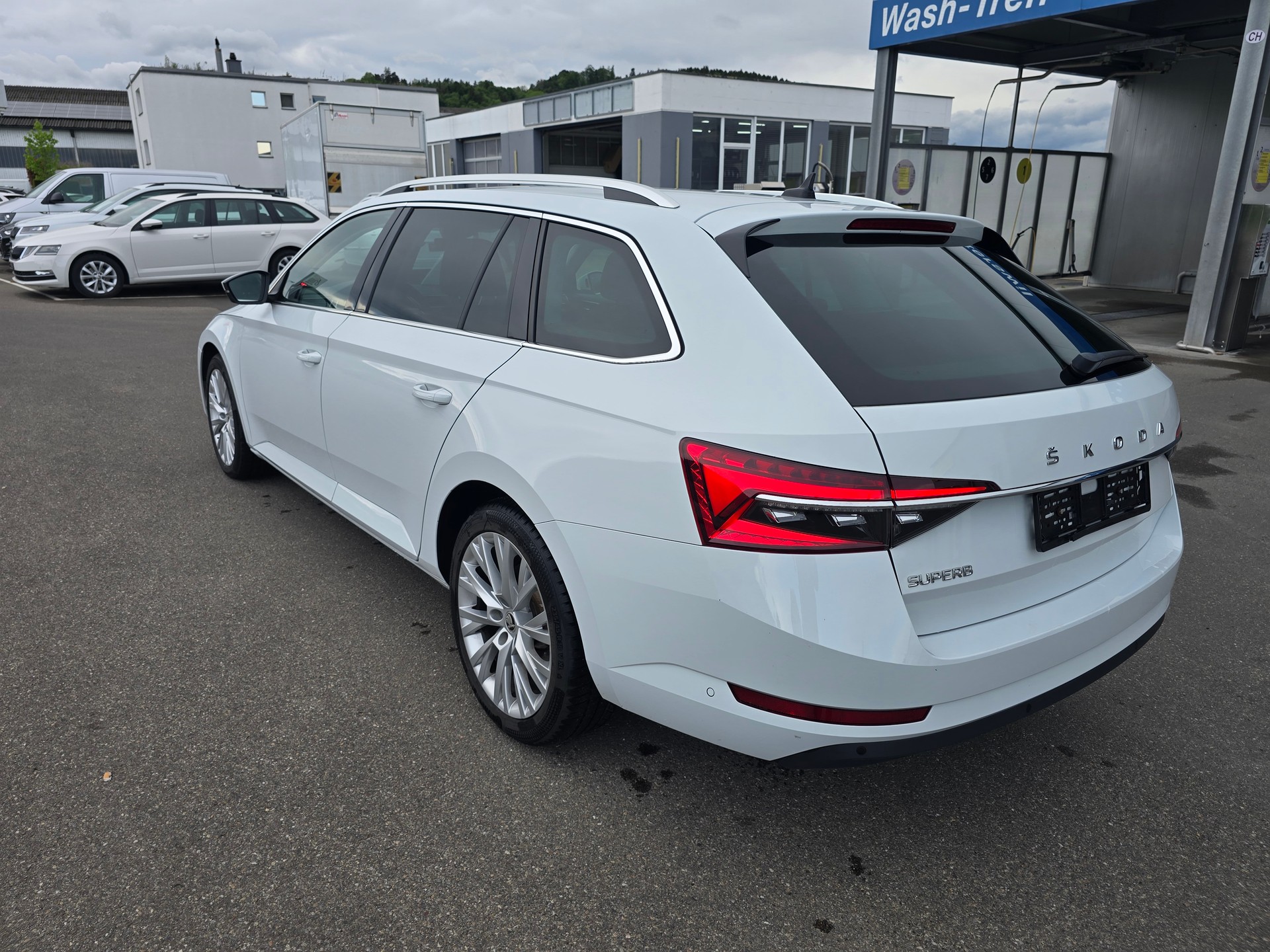 SKODA Superb Combi 2.0 TDi Style DSG*TOP-ZUSTAND*Frsch ab MFK"Frisch ab Service*TOP Ausstattung*-image-2