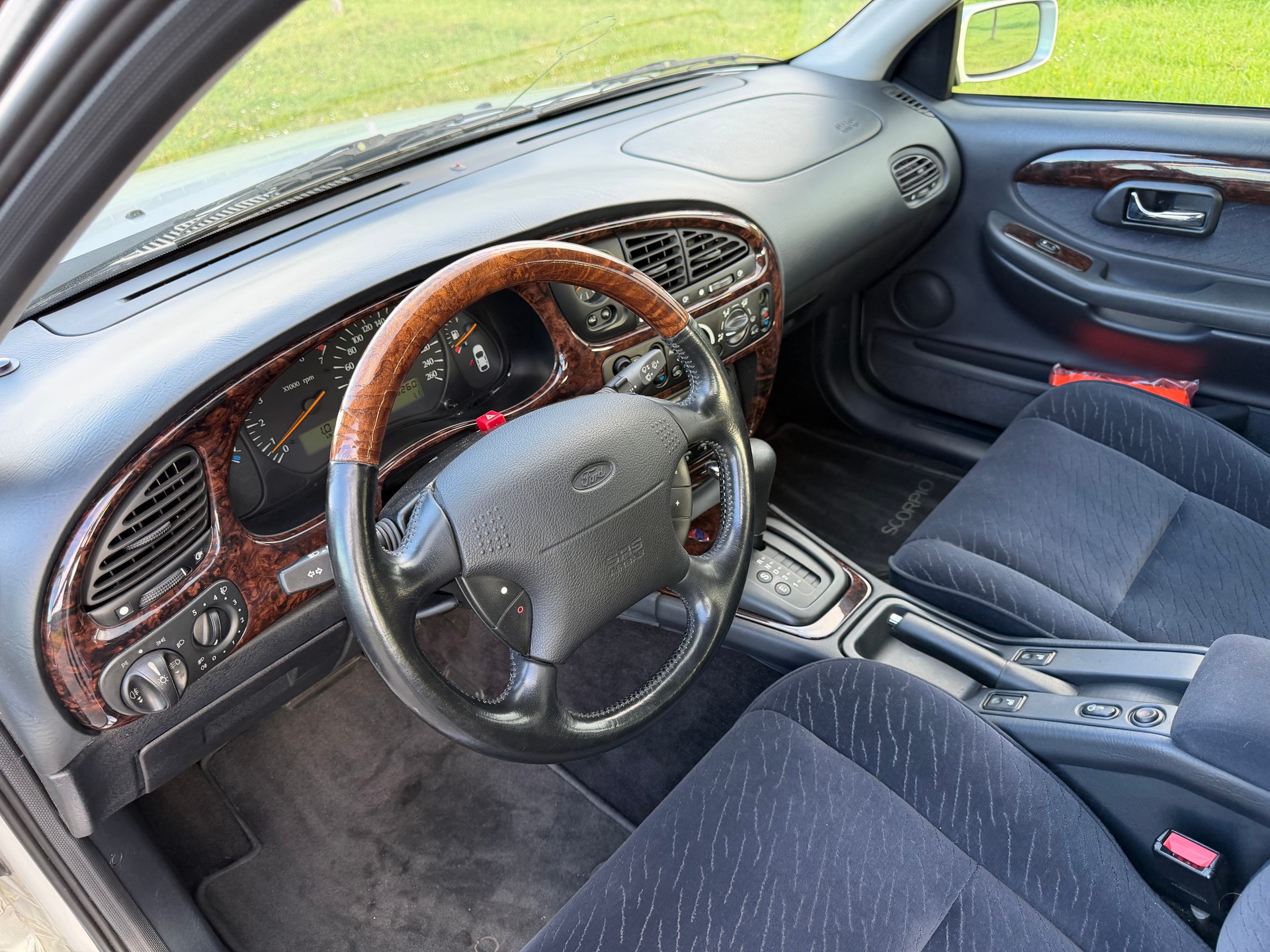 FORD Scorpio 2.9i 24V Luxury A-image-10