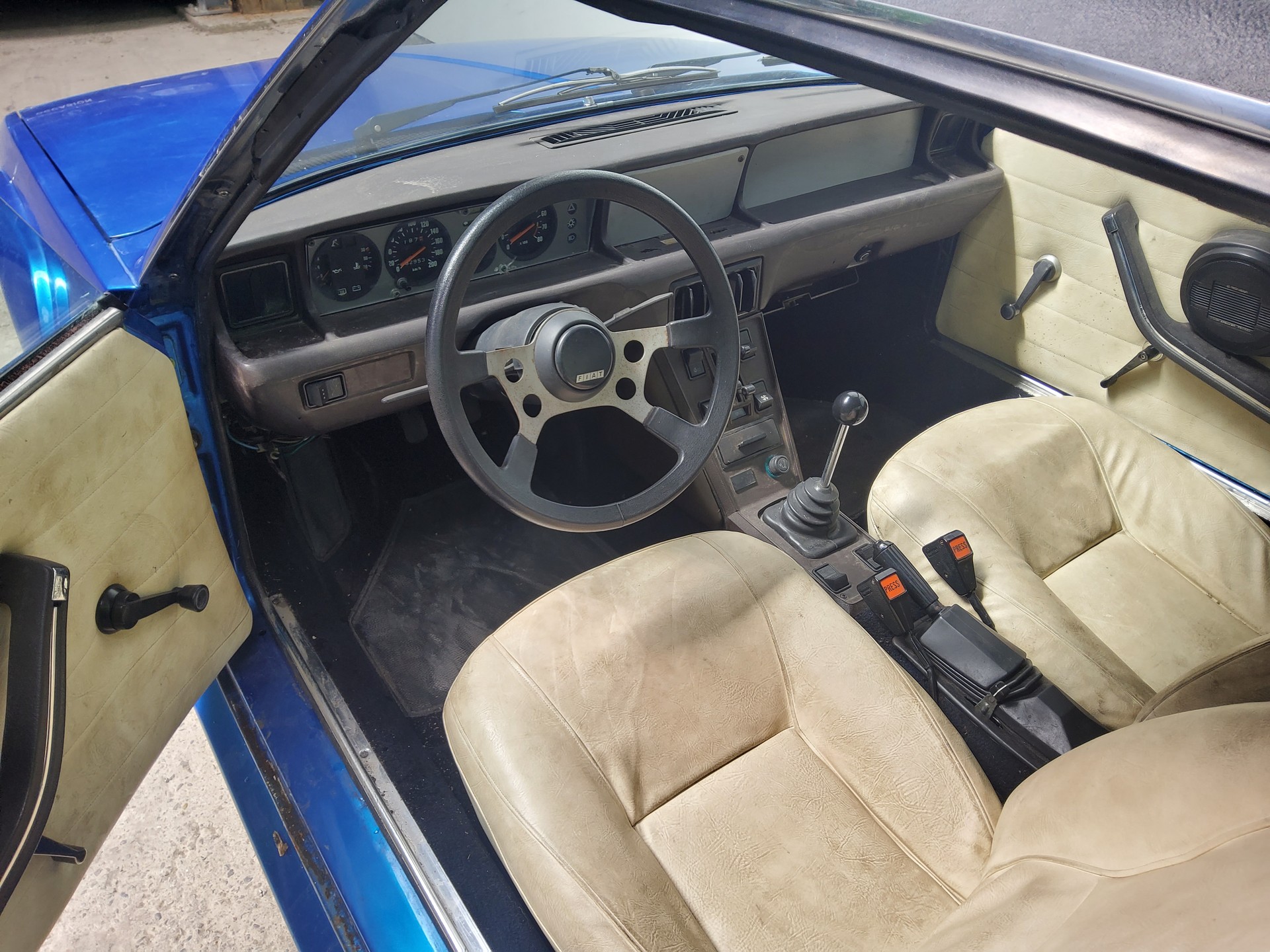 FIAT X 1/9 Bertone-image-7