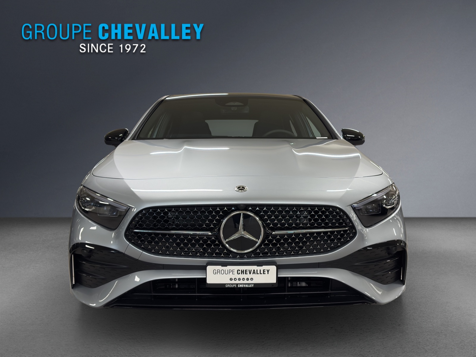 MERCEDES-BENZ A 200 Berline Compacte Night Star-showroom-element-3