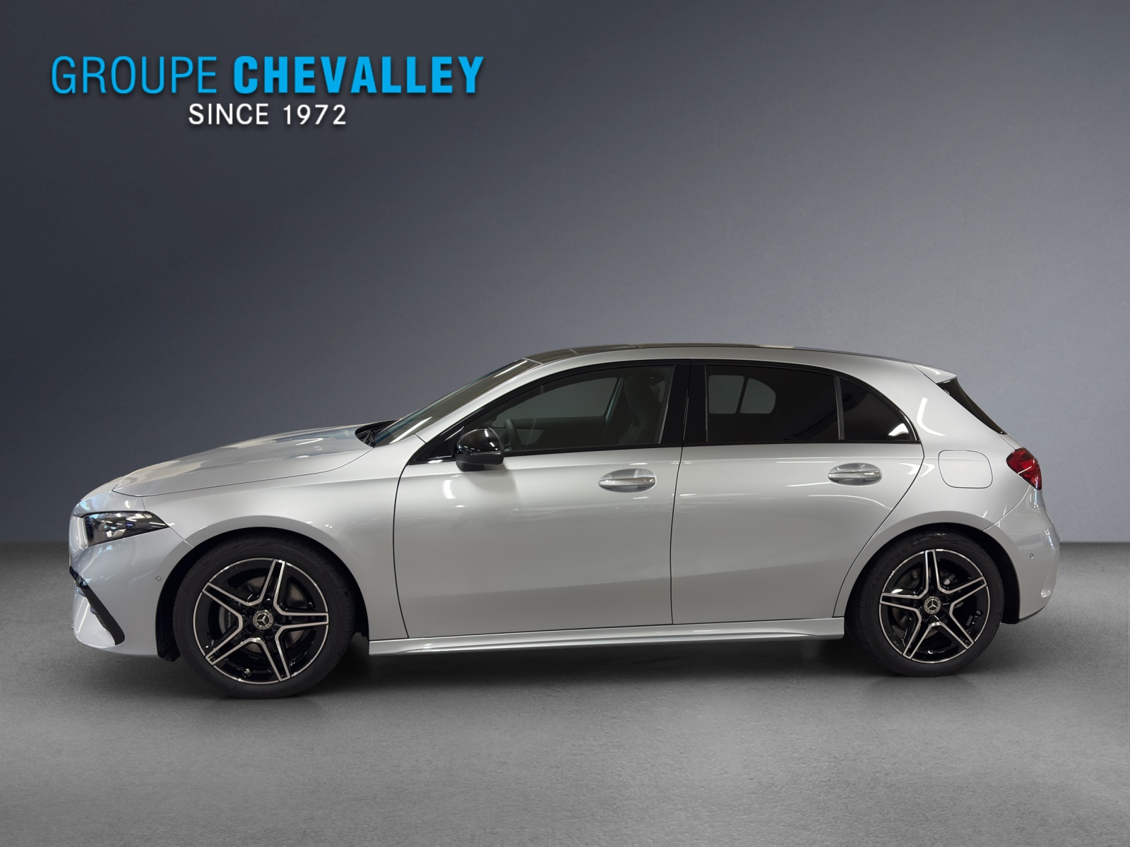 MERCEDES-BENZ A 200 Berline Compacte Night Star-showroom-element-1