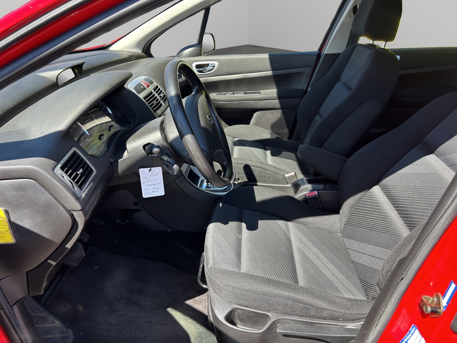 PEUGEOT 307 SW 2.0 16V Premium-image-9
