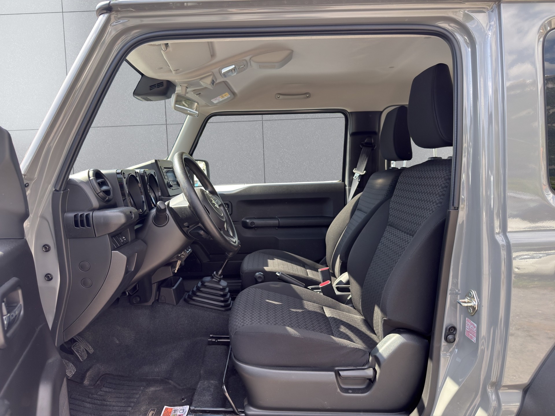 SUZUKI Jimny 1.5 Compact+ 4x4-image-6