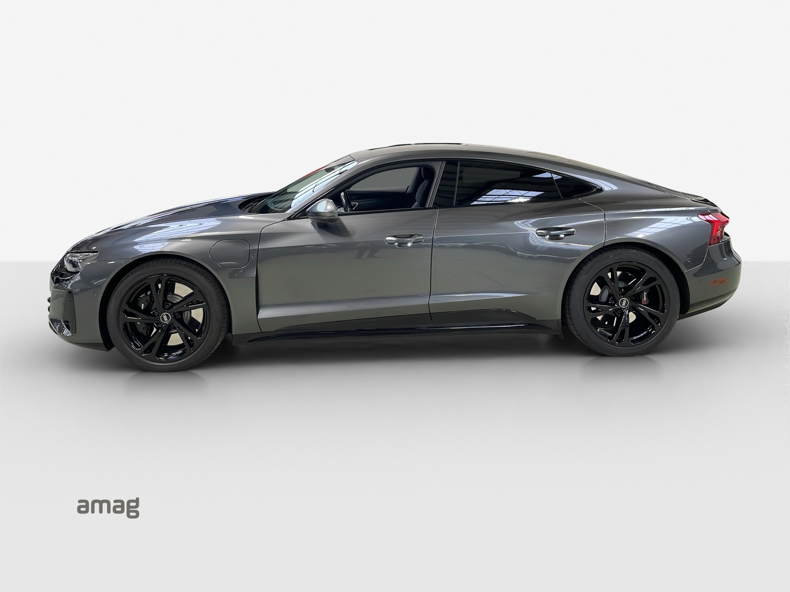 AUDI e-tron GT quattro-showroom-element-2