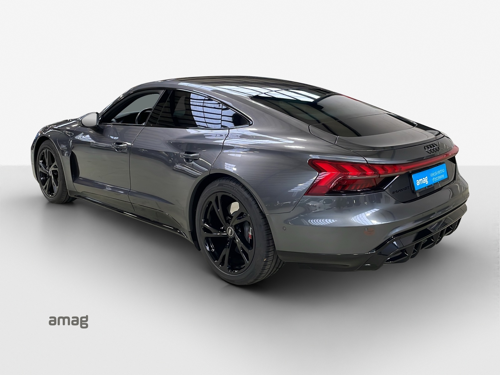 AUDI e-tron GT quattro-showroom-element-3