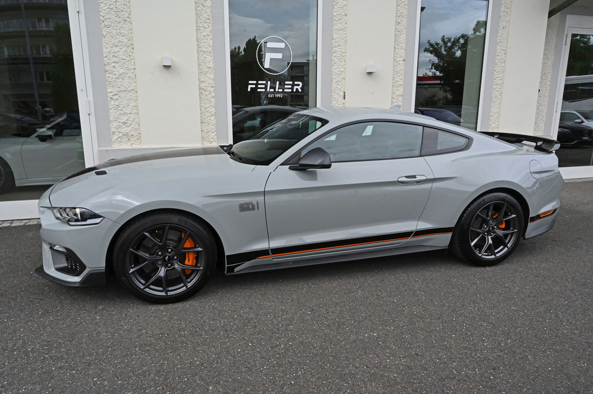 FORD Mustang Fastback 5.0 V8 Mach 1-image-6