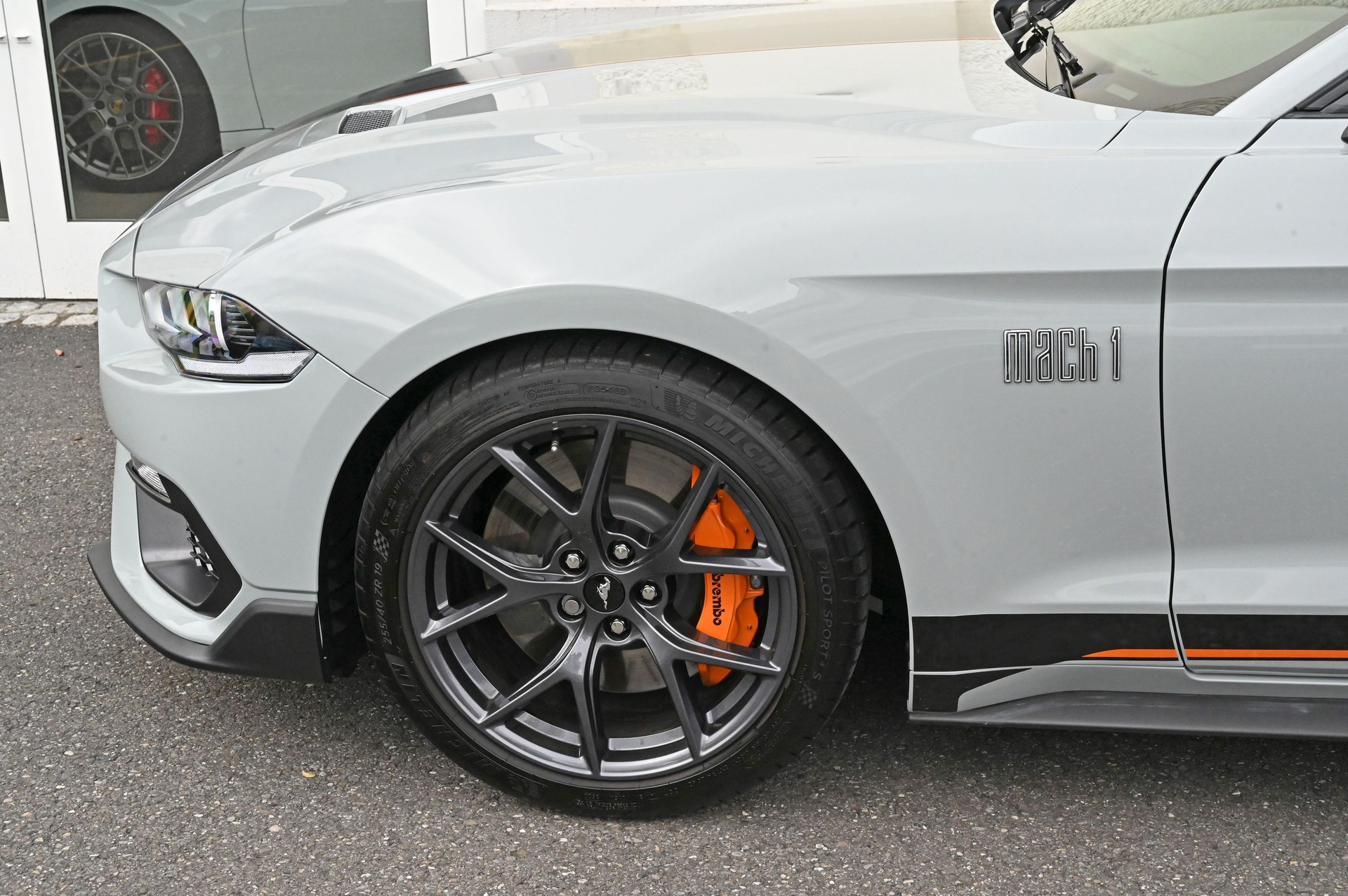 FORD Mustang Fastback 5.0 V8 Mach 1-image-5