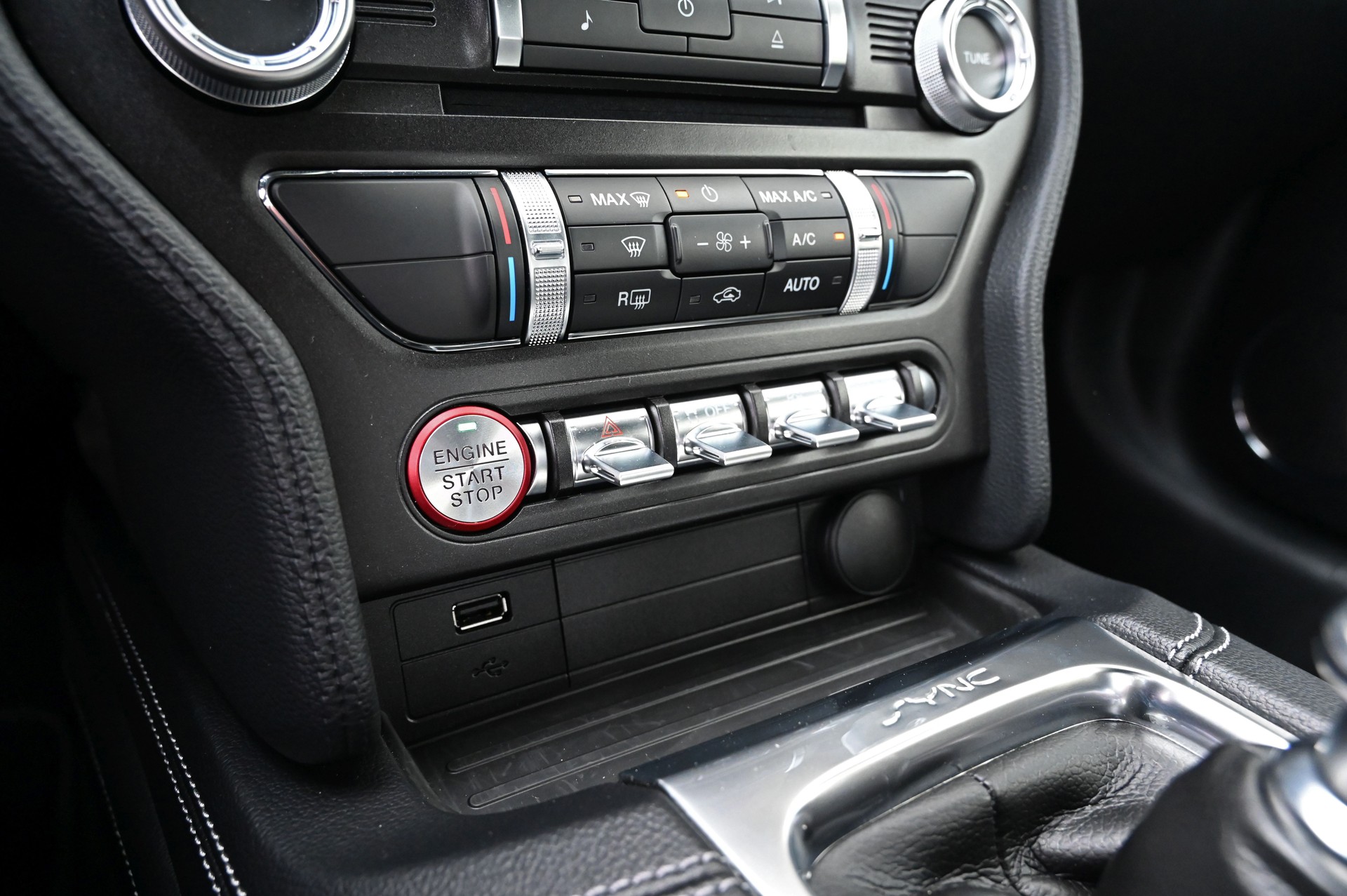 FORD Mustang Fastback 5.0 V8 Mach 1-image-20