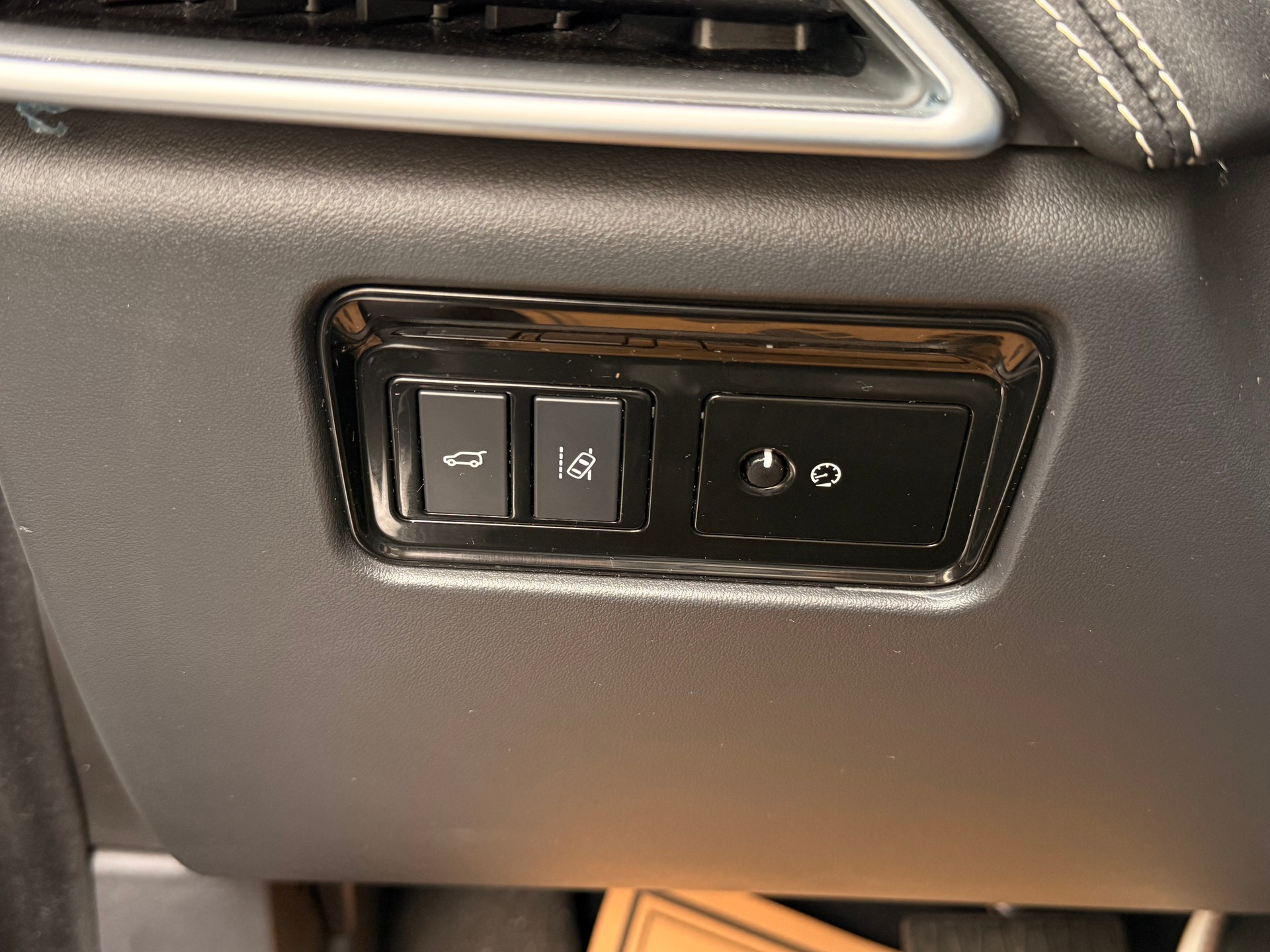 JAGUAR F-Pace 25d R-Sport AWD Automatik-image-17