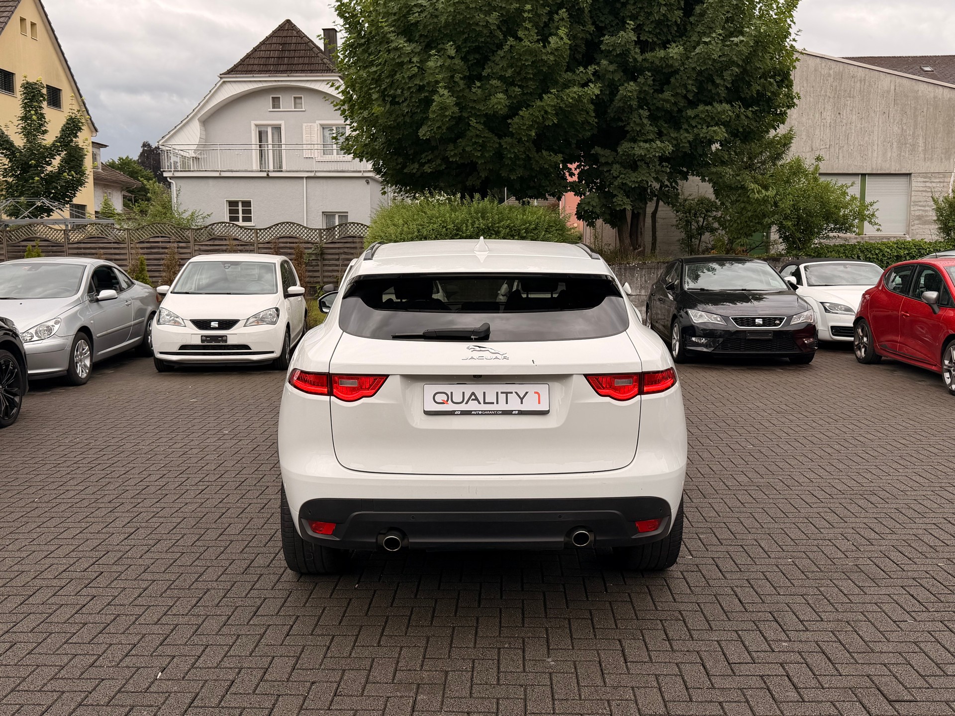 JAGUAR F-Pace 25d R-Sport AWD Automatik-image-8