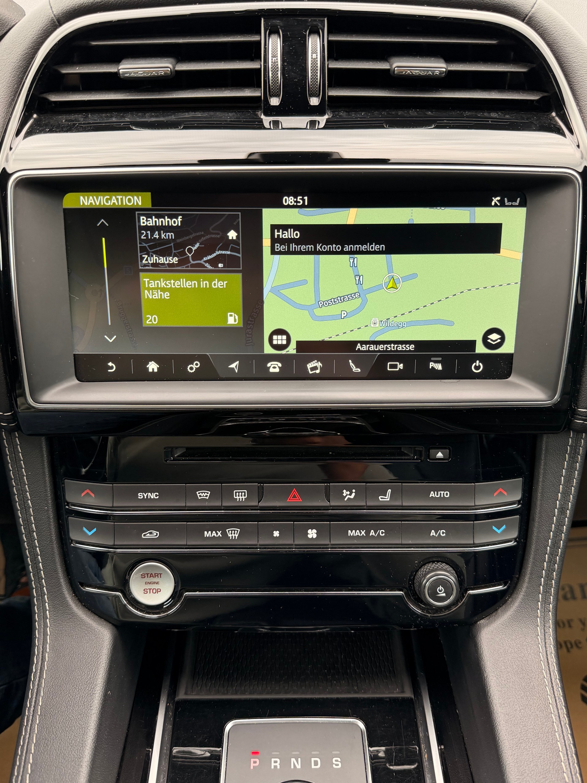 JAGUAR F-Pace 25d R-Sport AWD Automatik-image-13