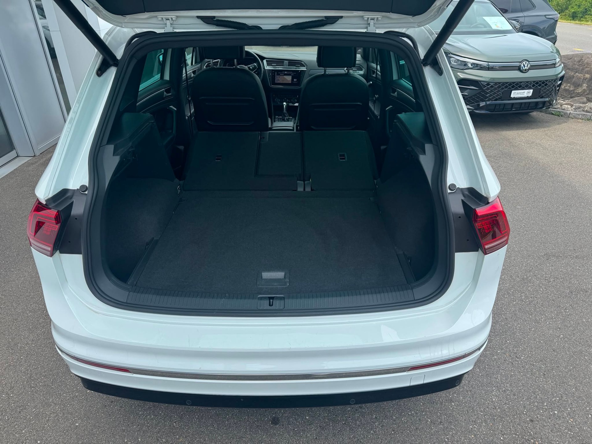 VW Tiguan 2.0 TDI SCR Highline 4Motion DSG-image-5