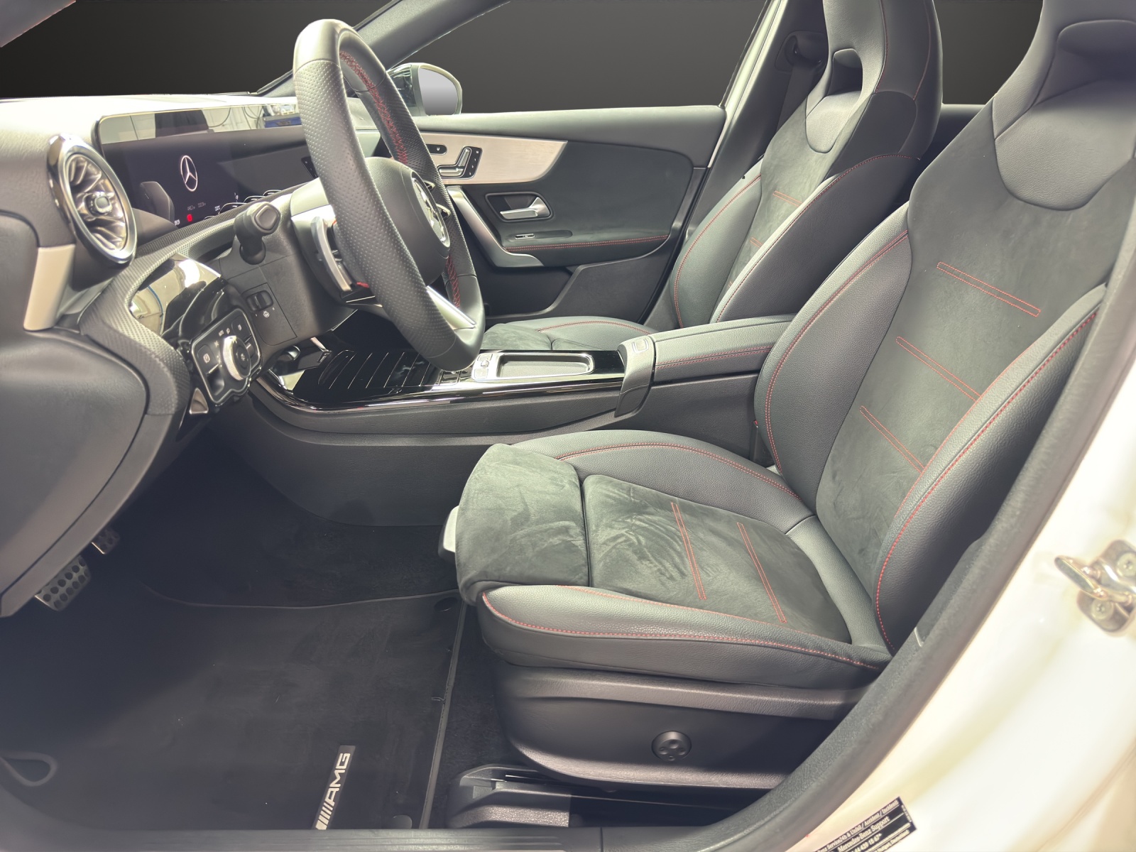 MERCEDES-BENZ A 250 e 8G-DCT-image-9