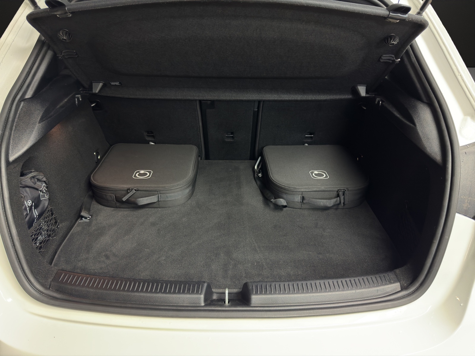 MERCEDES-BENZ A 250 e 8G-DCT-image-8