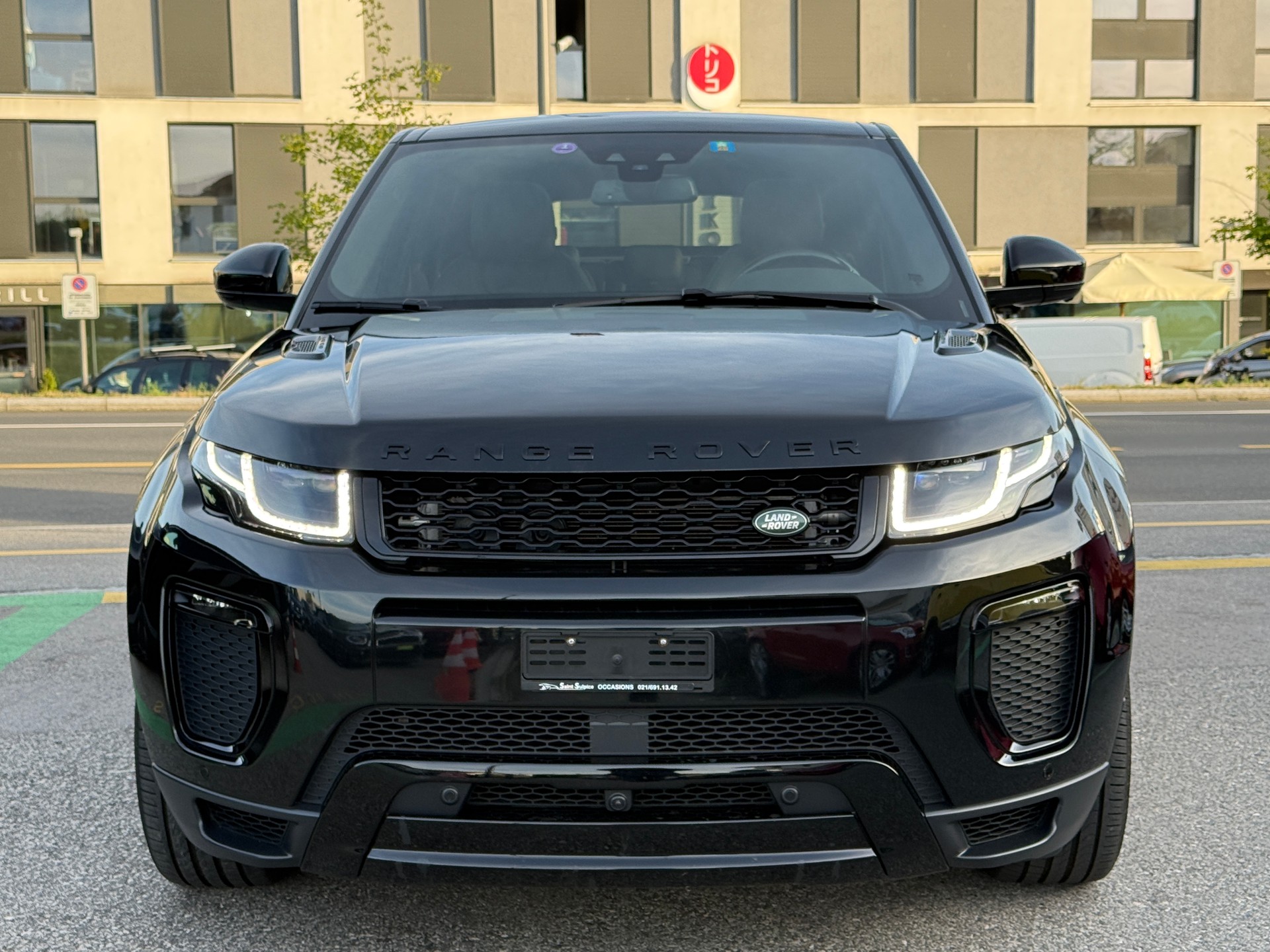 LAND ROVER Range Rover Evoque 2.0 Si4 HSE Dynamic AT9 - Valeur neuve CHF : 84‘699,60 - Nouvelle Expertise - NEU MFK : 26.06.2026-showroom-element-1